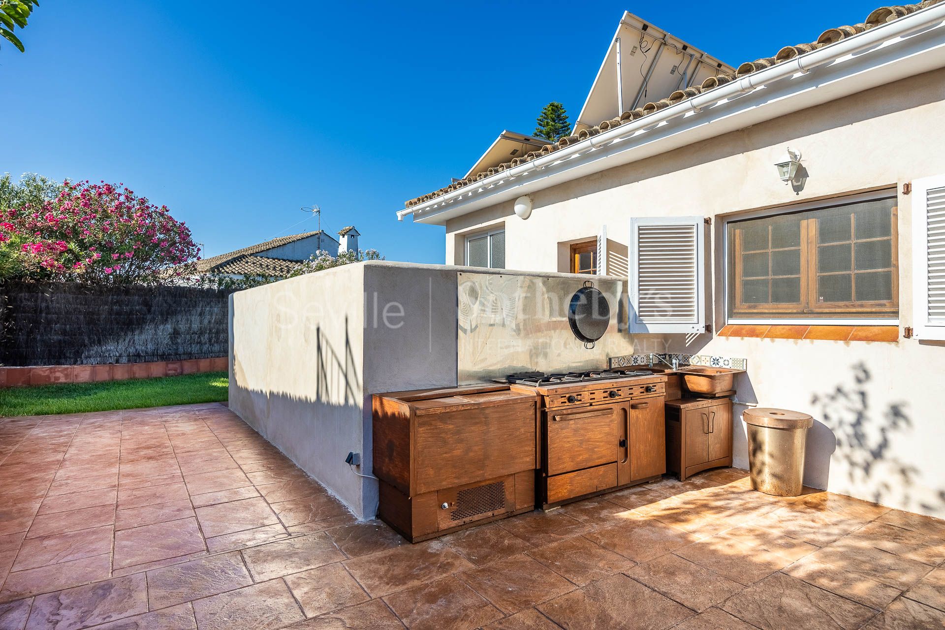 Chalet independiente con jardín a pocos pasos de la playa de Vistahermosa, Cádiz