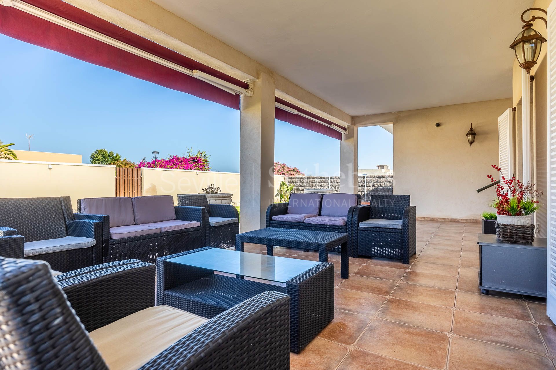 Chalet independiente con jardín a pocos pasos de la playa de Vistahermosa, Cádiz