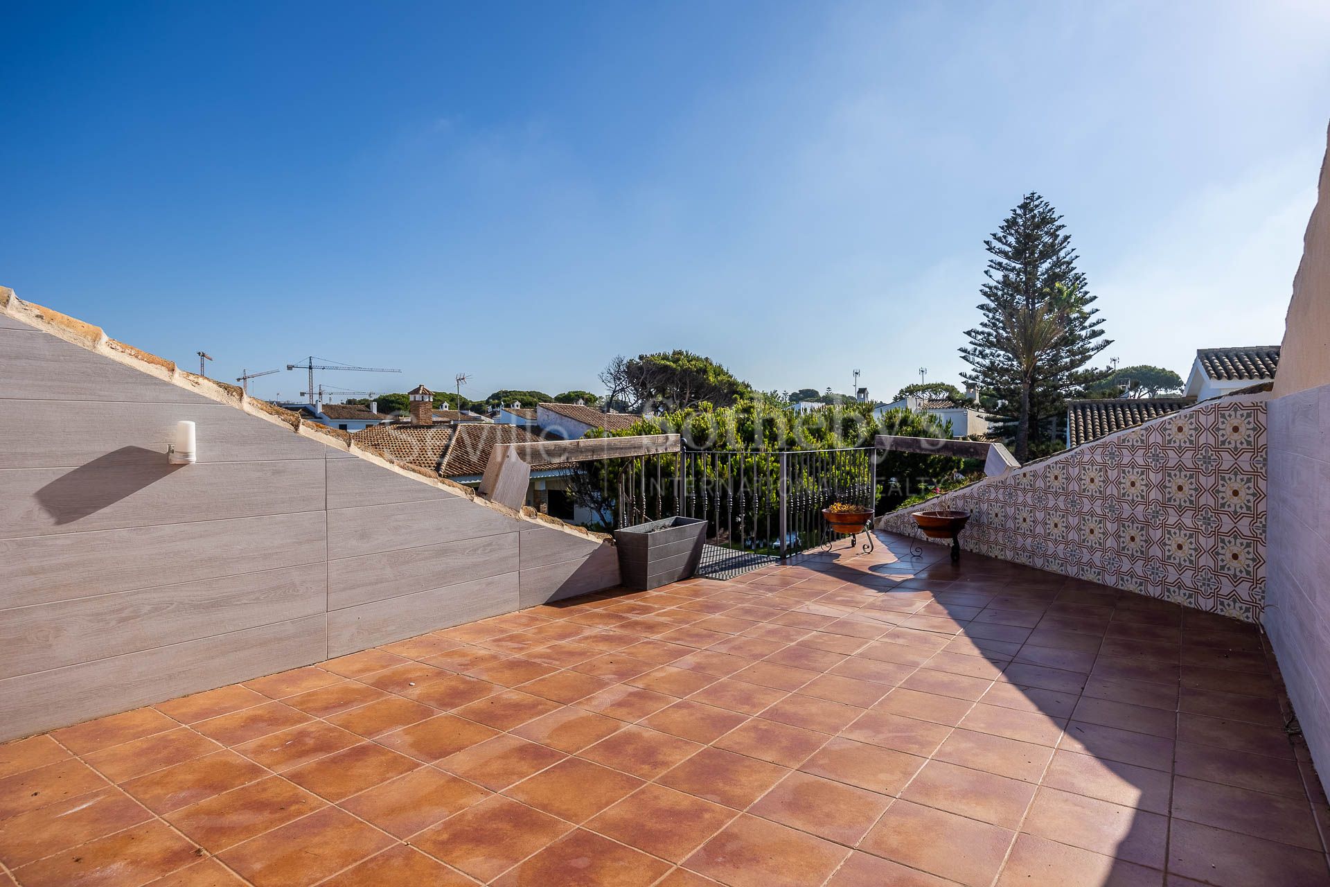 Chalet independiente con jardín a pocos pasos de la playa de Vistahermosa, Cádiz