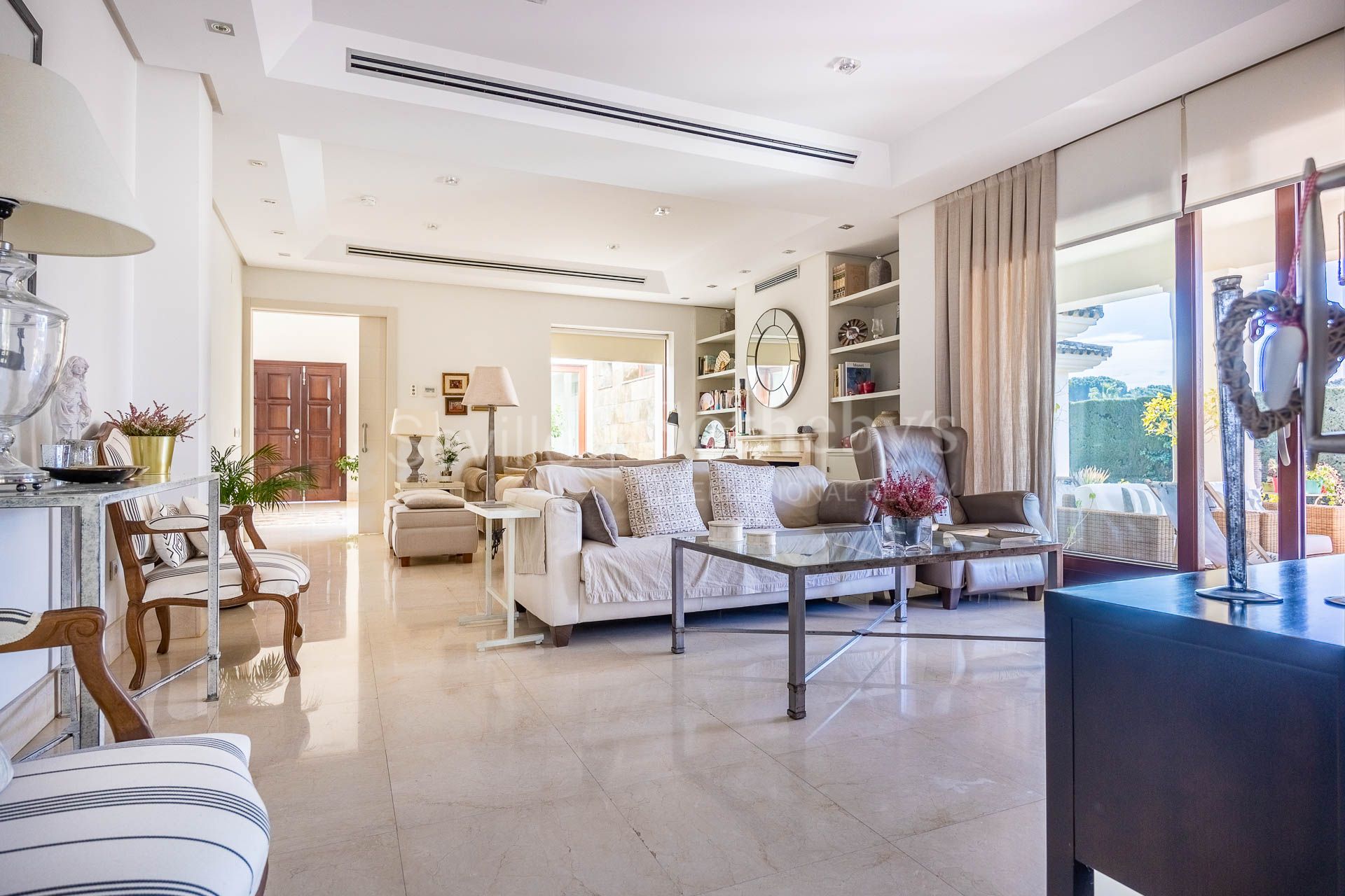 Luminoso chalet en la urbanización La Juliana de 476 m² construidos en parcela de 1259 m².