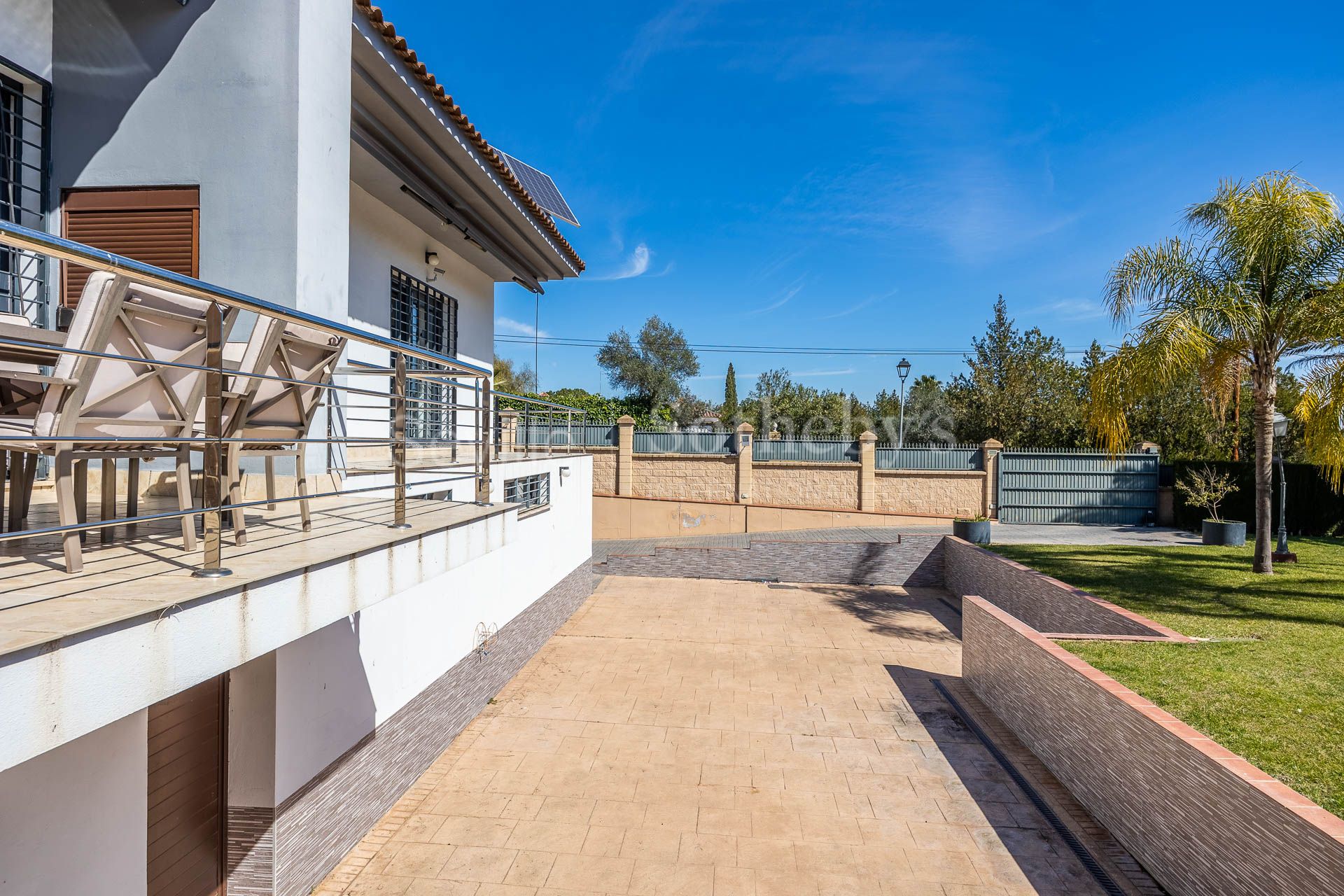 Chalet independiente con amplia parcela