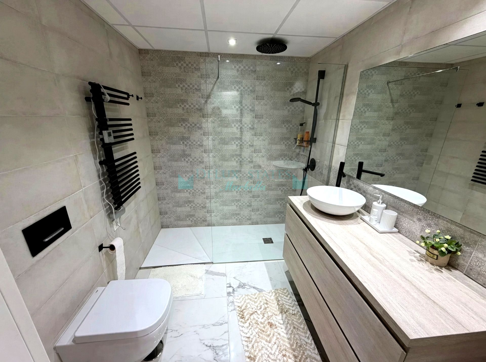 Apartment for sale in Playas del Duque, Marbella - Puerto Banus