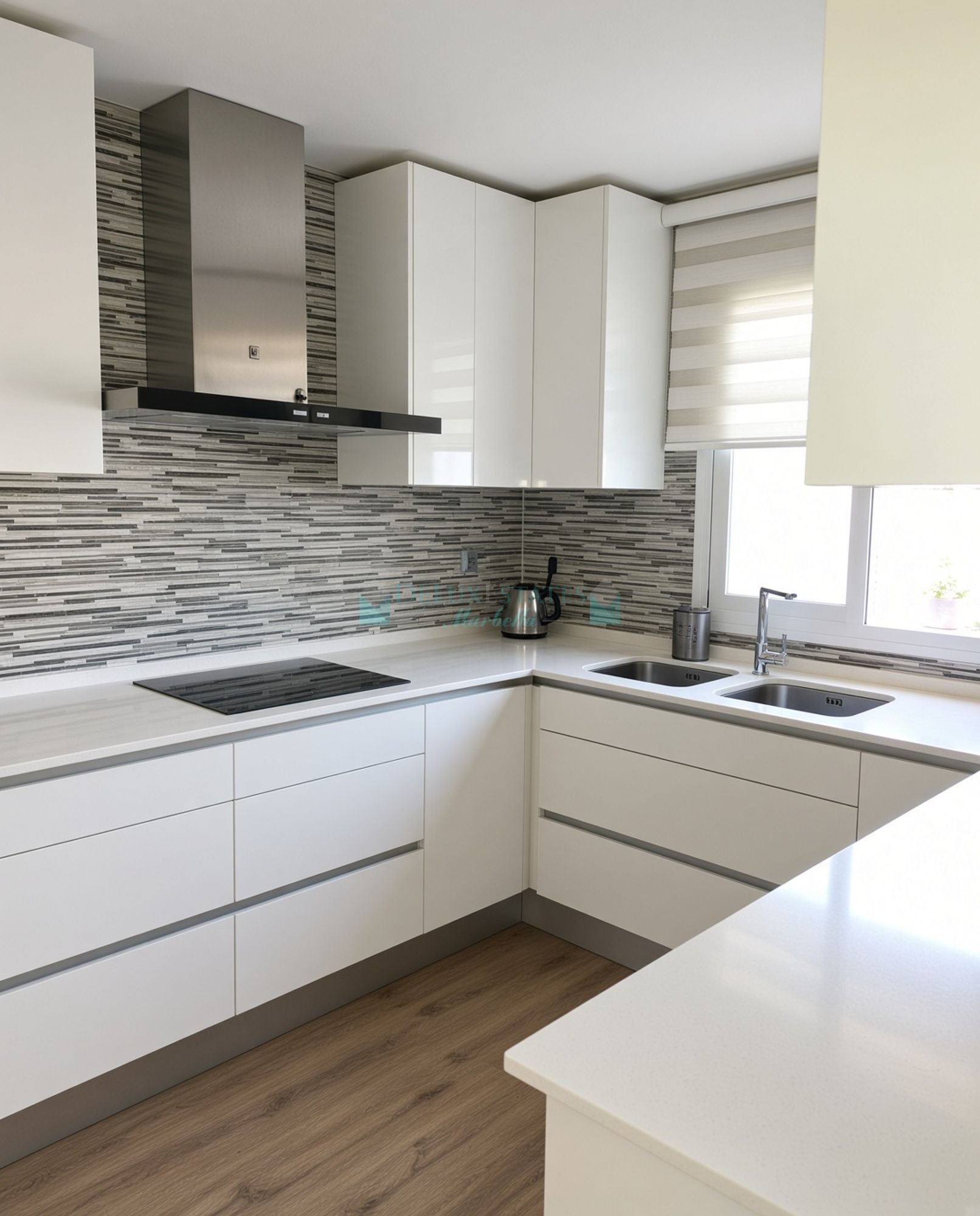 Town House for sale in Selwo, Estepona