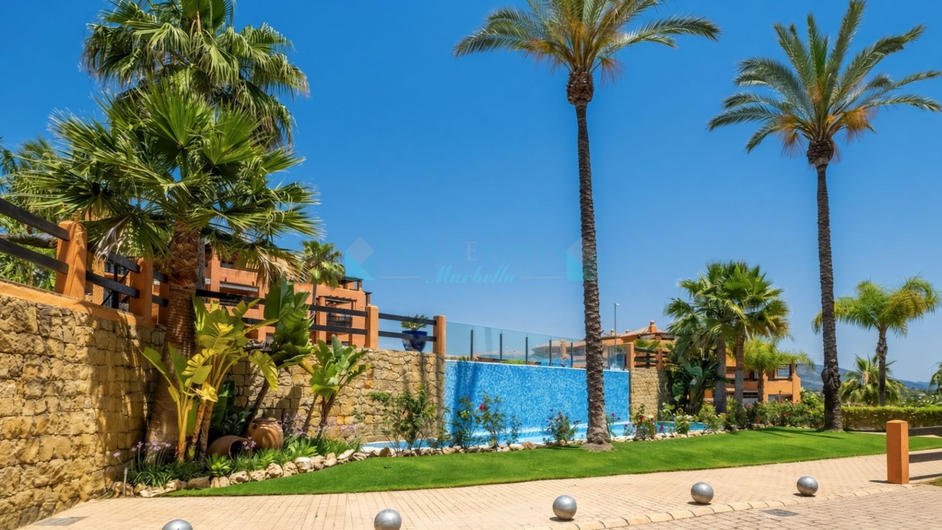 Apartment for sale in Gazules del Sol, Benahavis