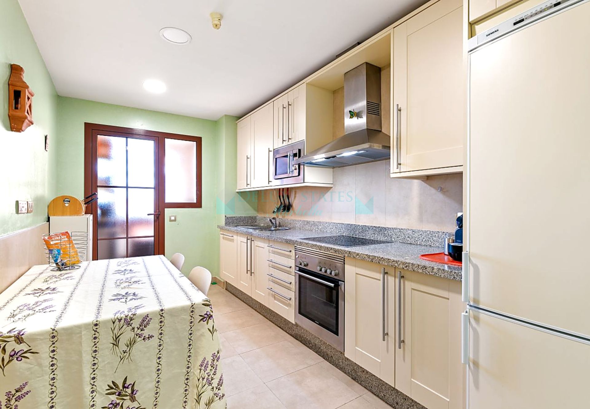 Apartment for sale in Gazules del Sol, Benahavis