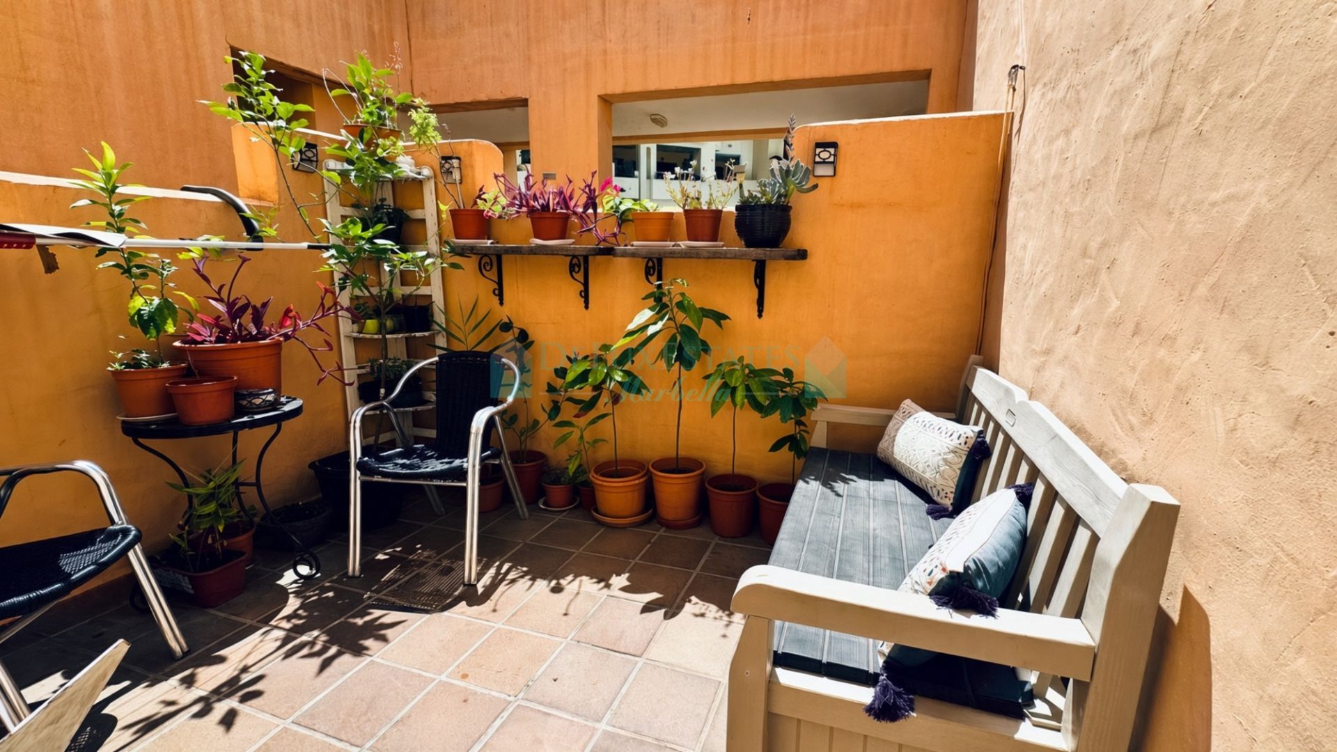 Penthouse for sale in Duquesa Village, Manilva