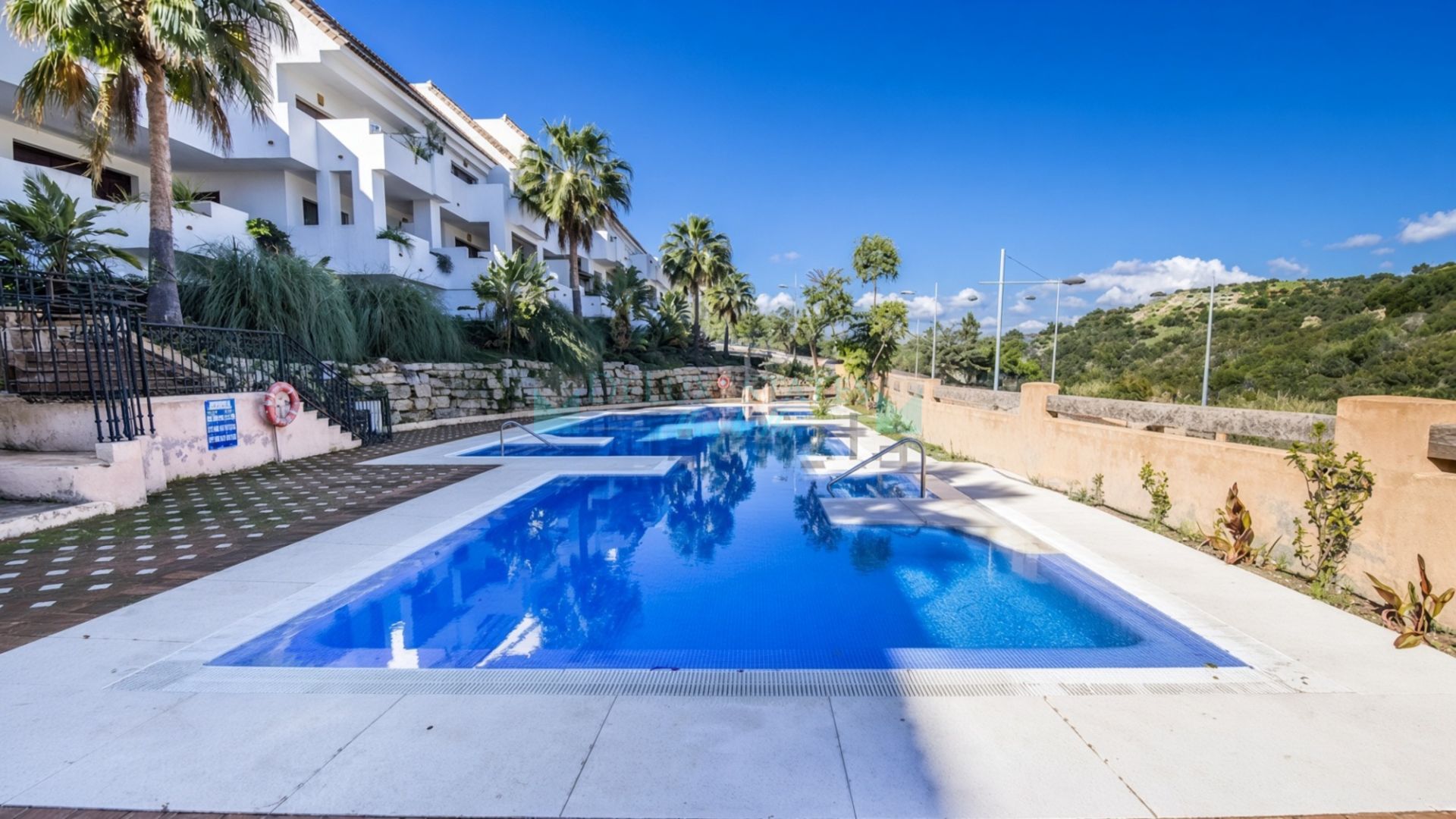 Penthouse for sale in Duquesa Village, Manilva