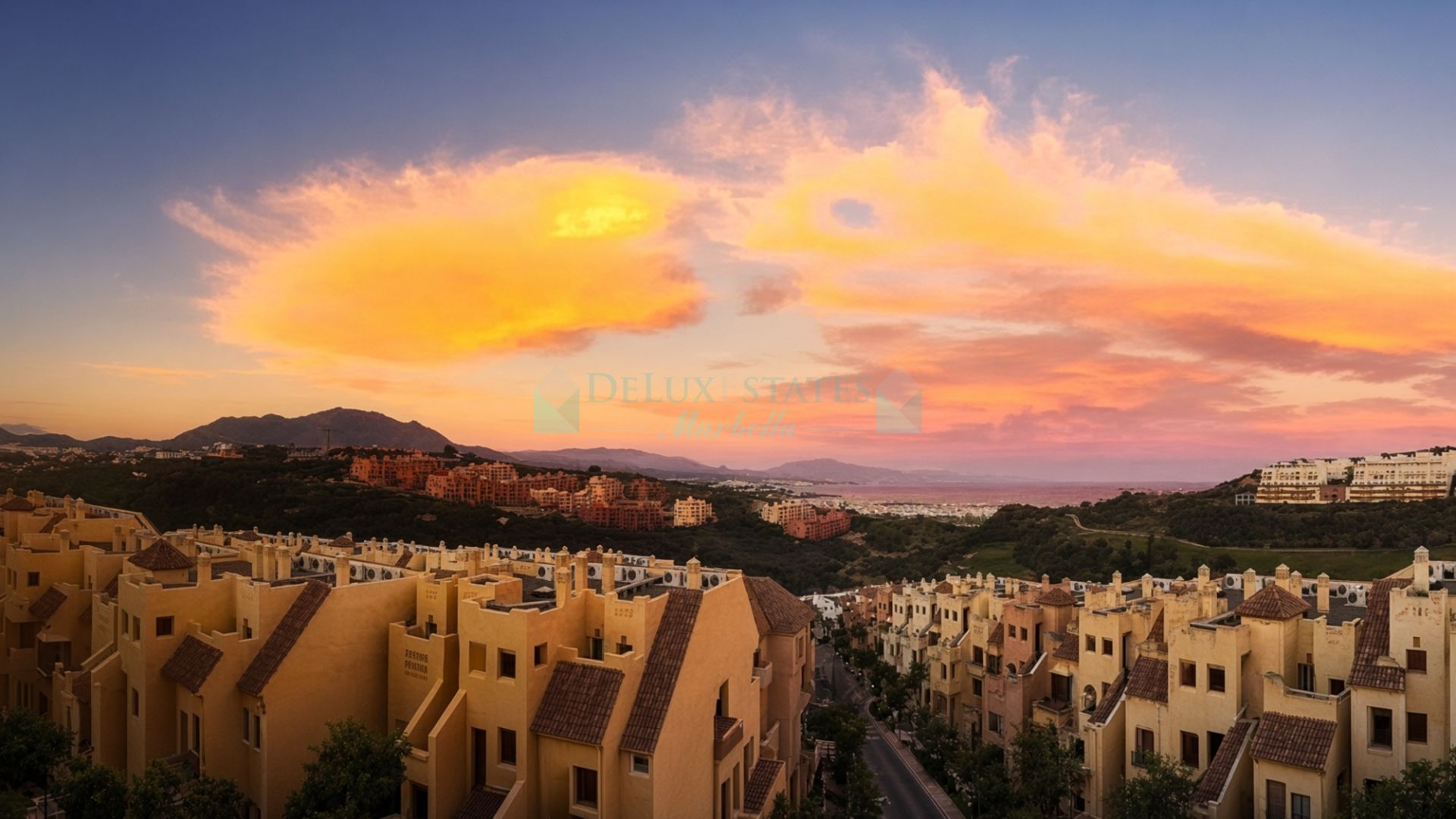 Penthouse for sale in Duquesa Village, Manilva
