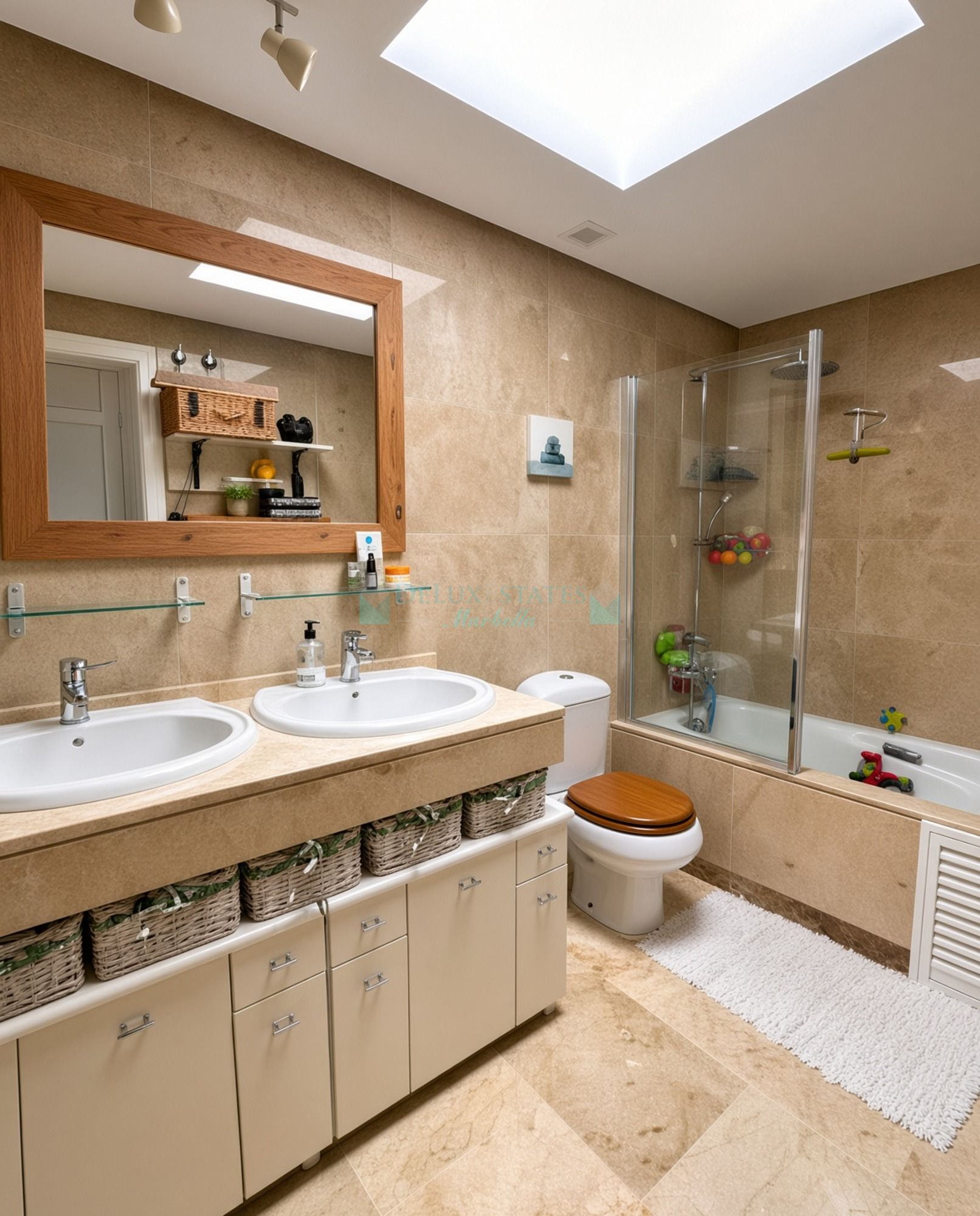 Penthouse for sale in Duquesa Village, Manilva