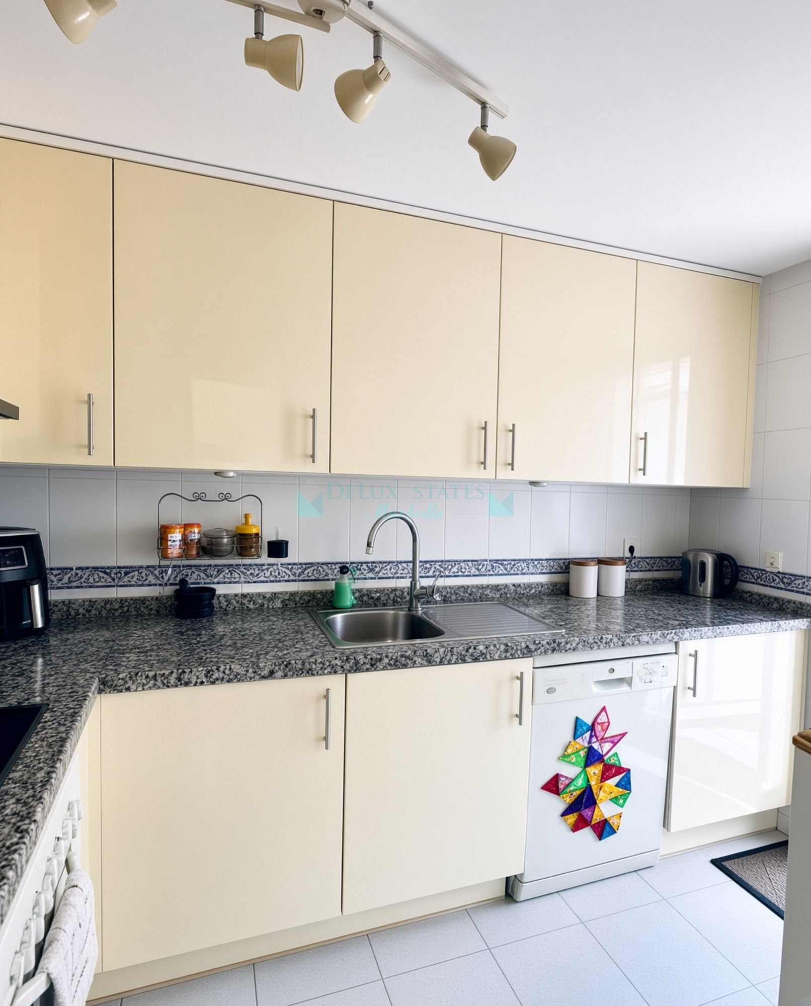Penthouse for sale in Duquesa Village, Manilva