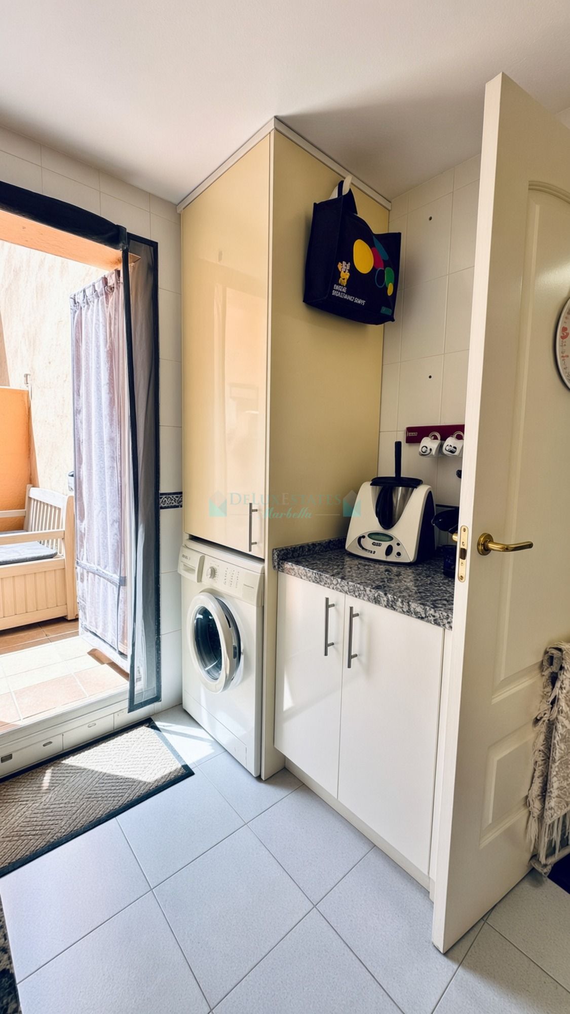 Penthouse for sale in Duquesa Village, Manilva