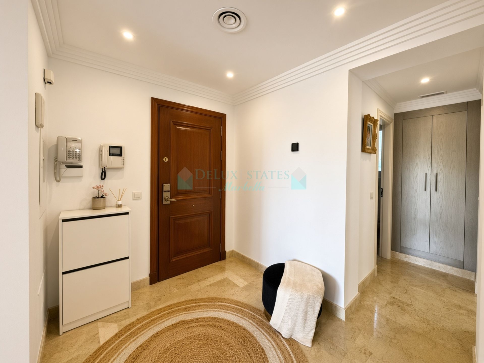 Penthouse for sale in Las Alamandas, Nueva Andalucia