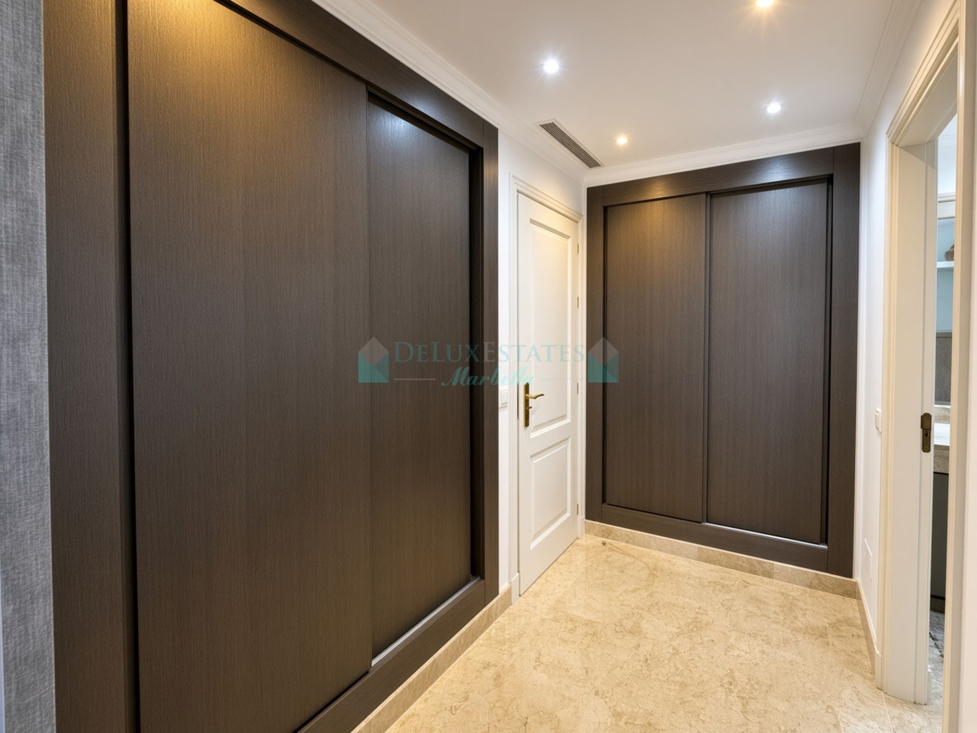 Penthouse for sale in Las Alamandas, Nueva Andalucia