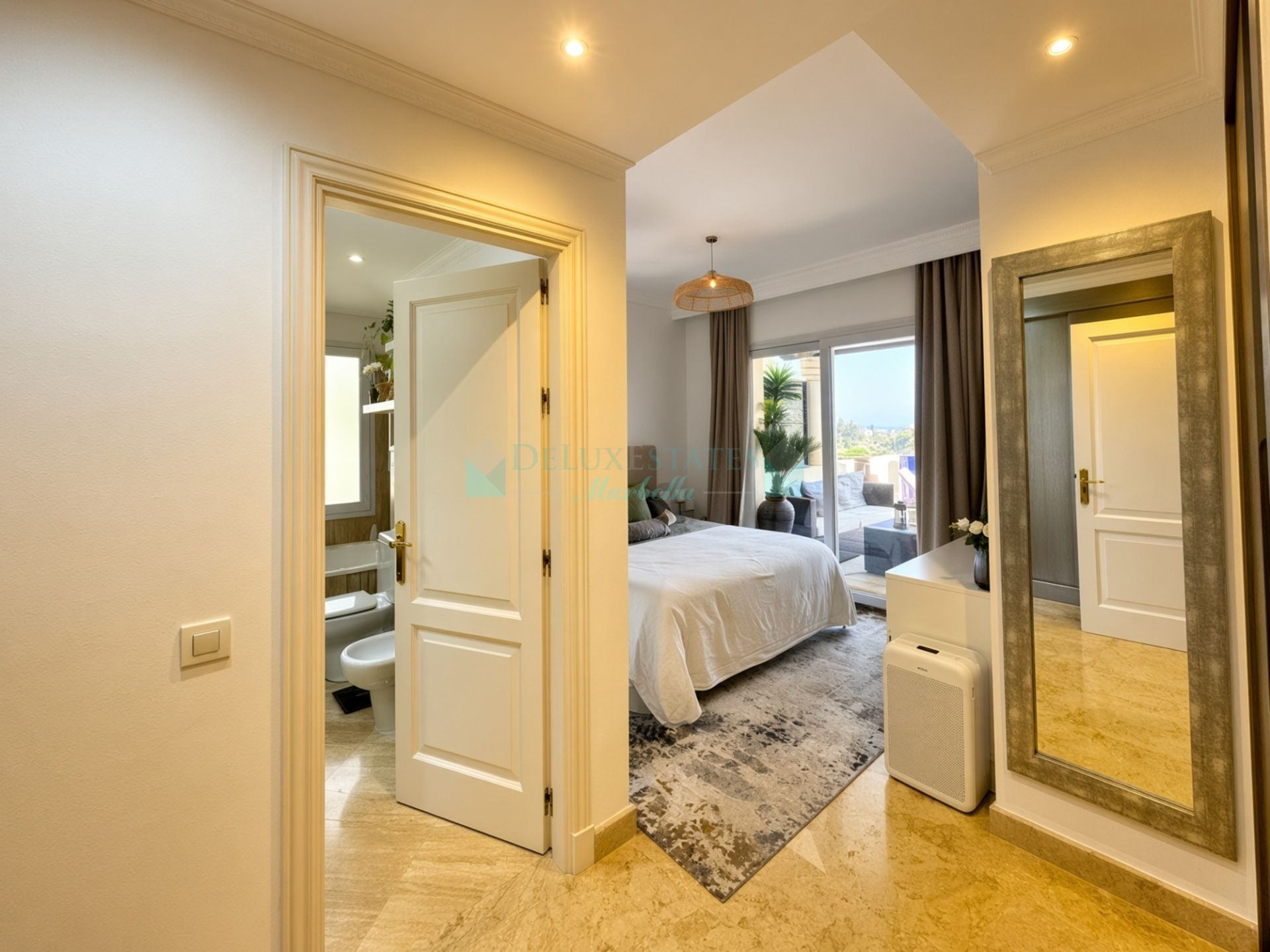 Penthouse for sale in Las Alamandas, Nueva Andalucia