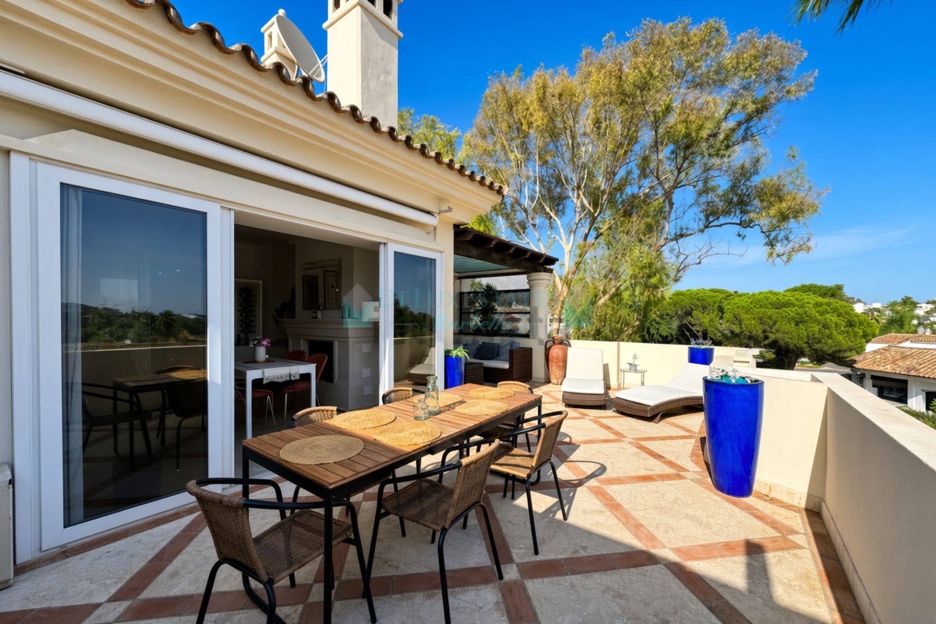 Penthouse for sale in Las Alamandas, Nueva Andalucia