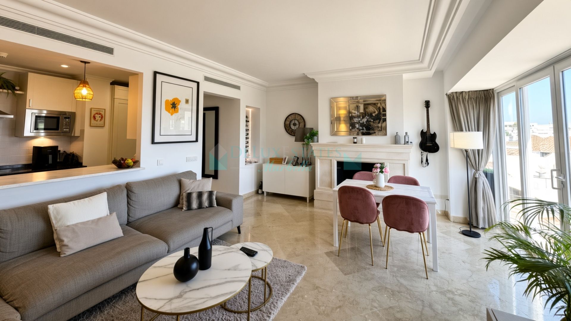 Penthouse for sale in Las Alamandas, Nueva Andalucia