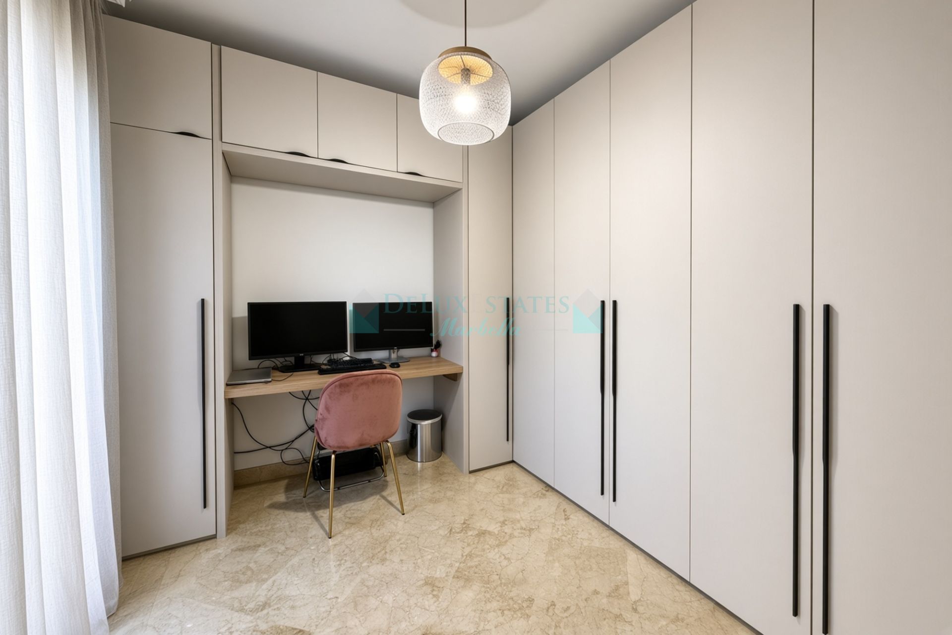 Penthouse for sale in Las Alamandas, Nueva Andalucia