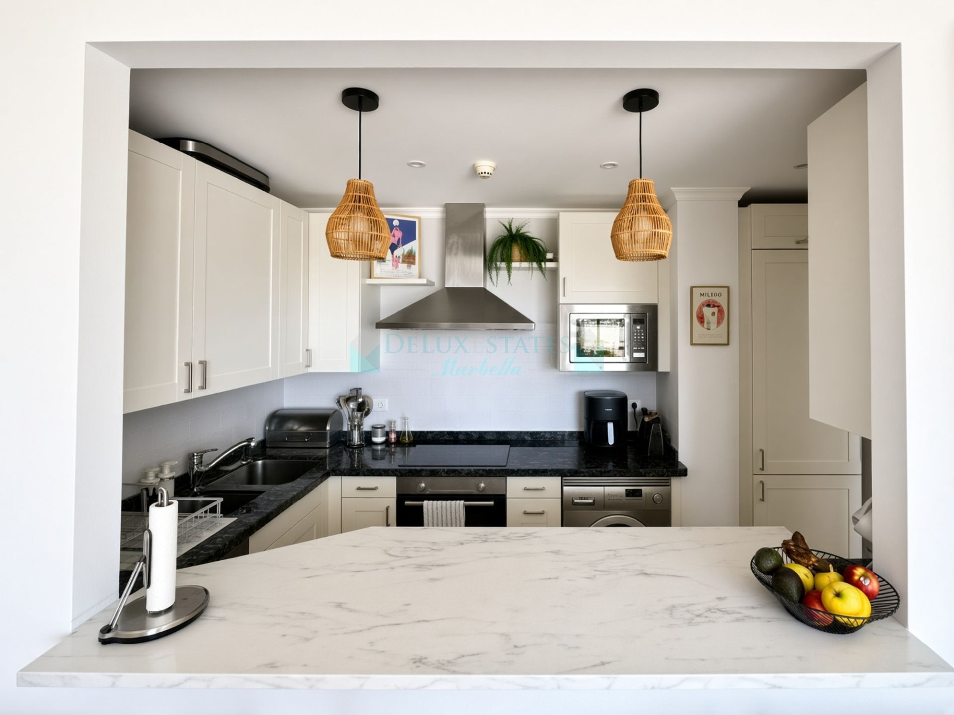 Penthouse for sale in Las Alamandas, Nueva Andalucia
