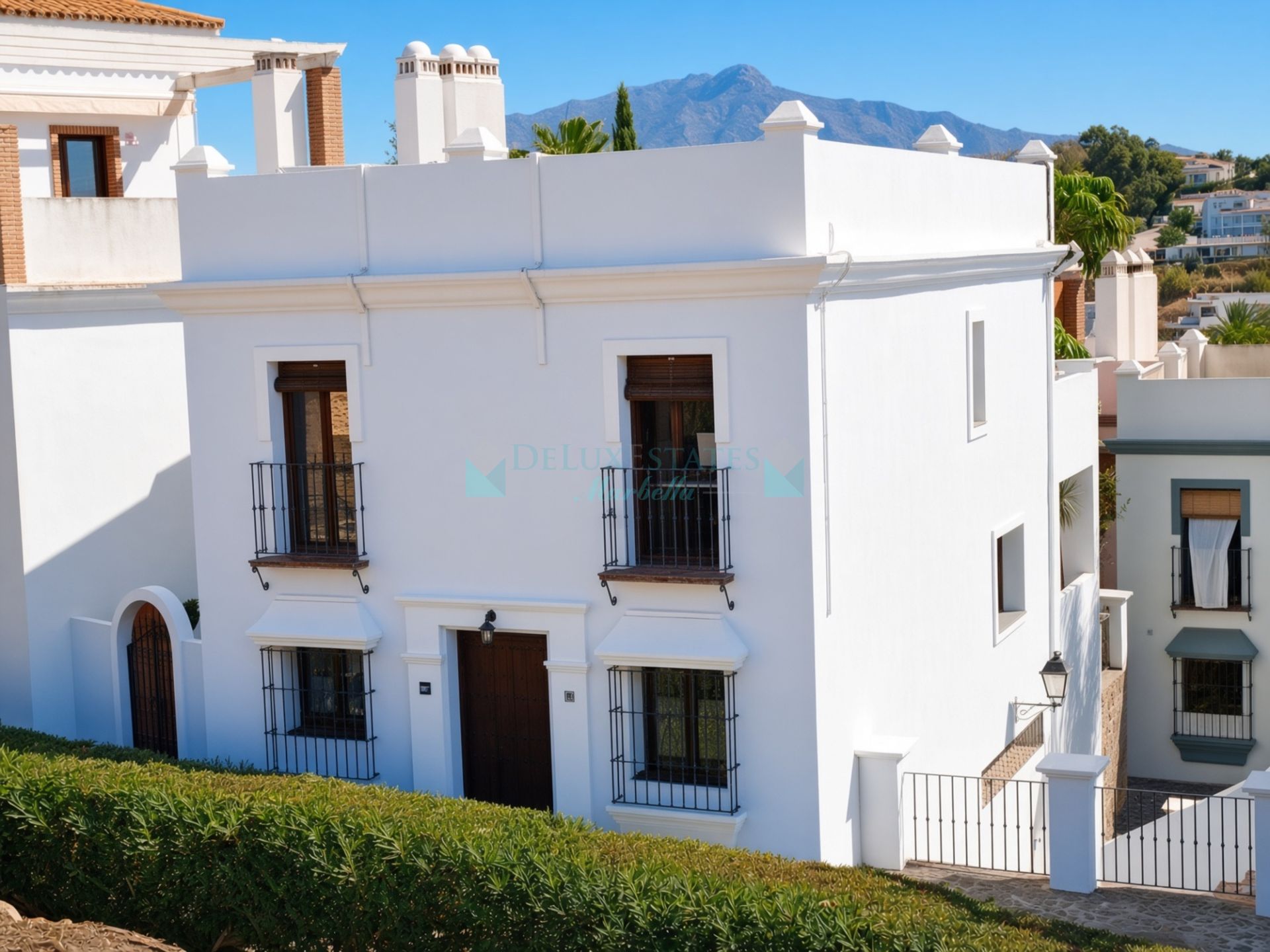 Semi Detached House for sale in El Campanario, Estepona