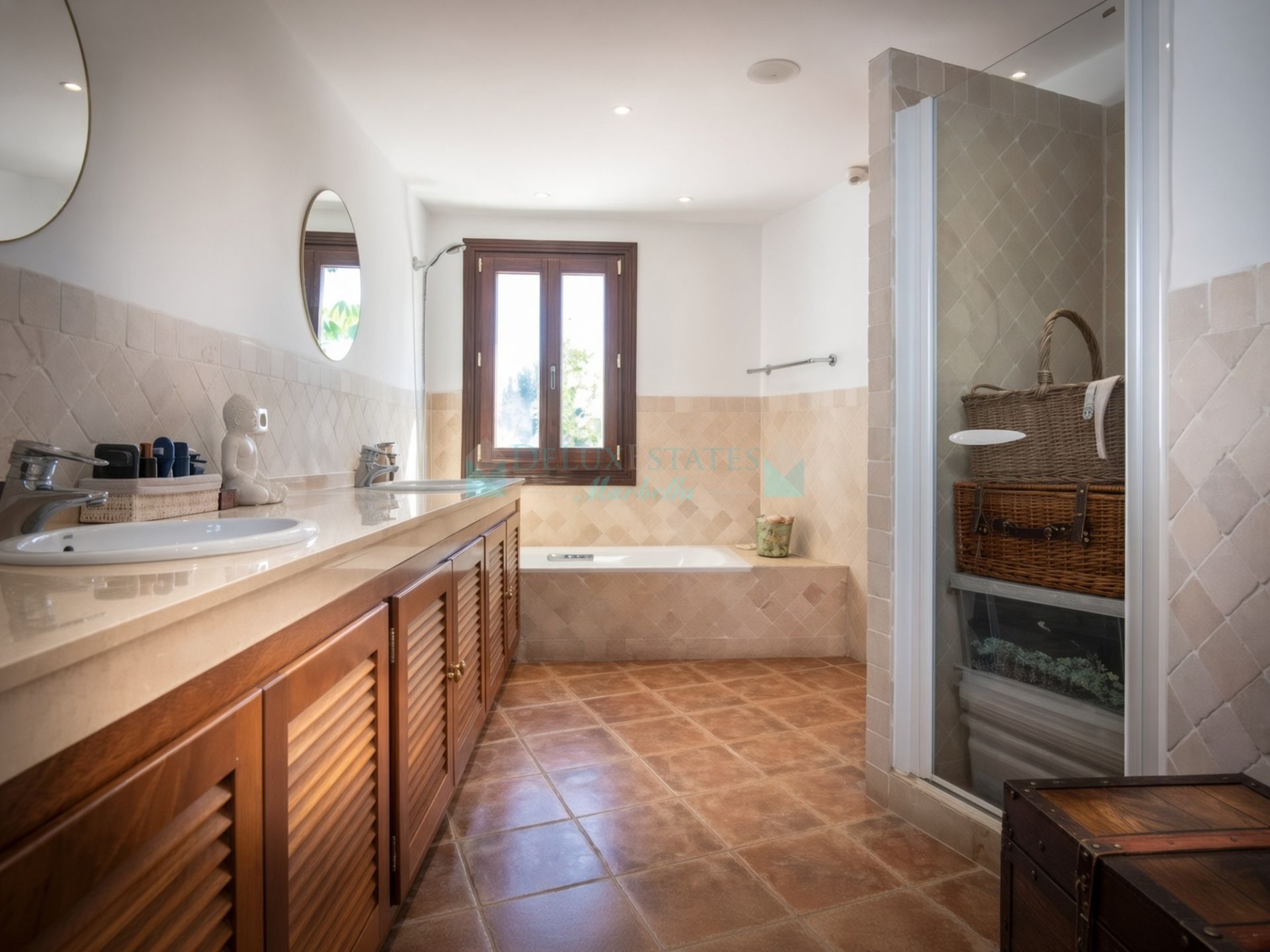 Semi Detached House for sale in El Campanario, Estepona