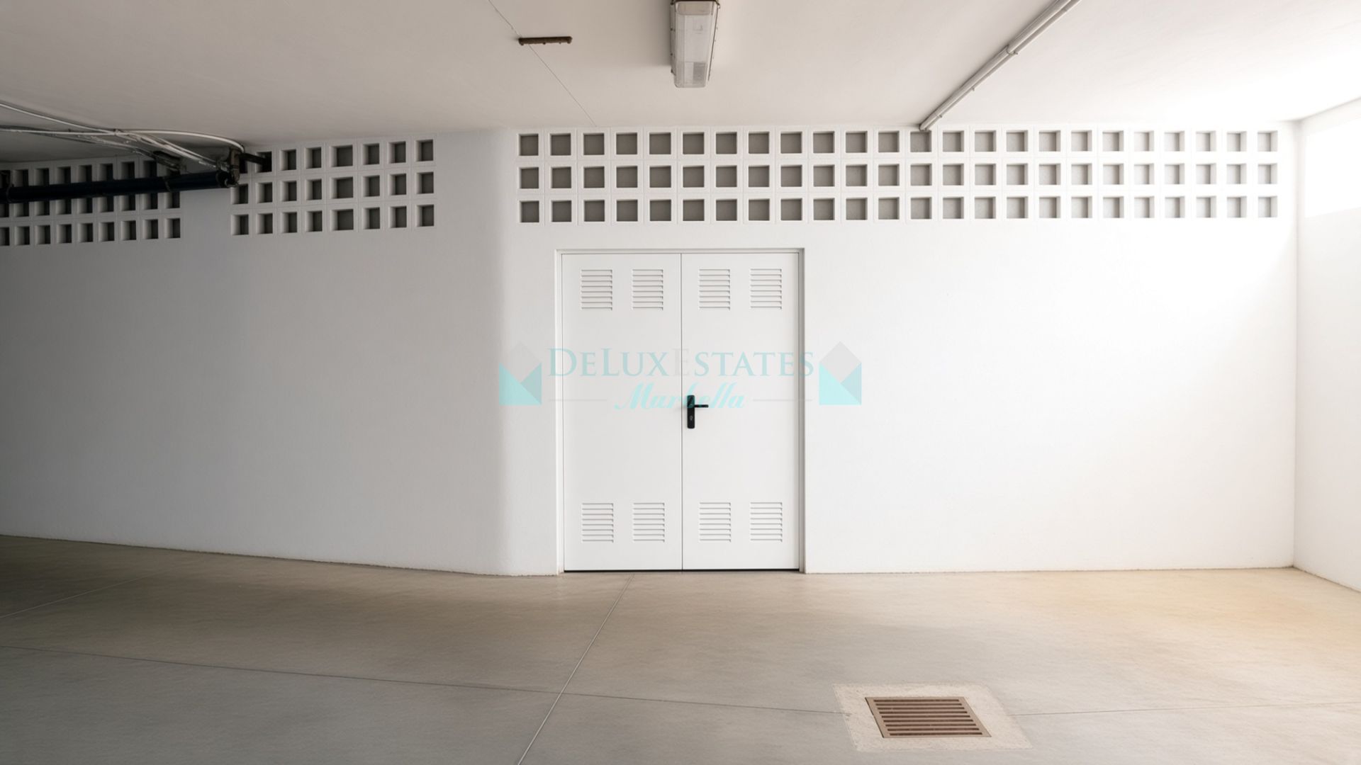 Semi Detached House for sale in El Campanario, Estepona