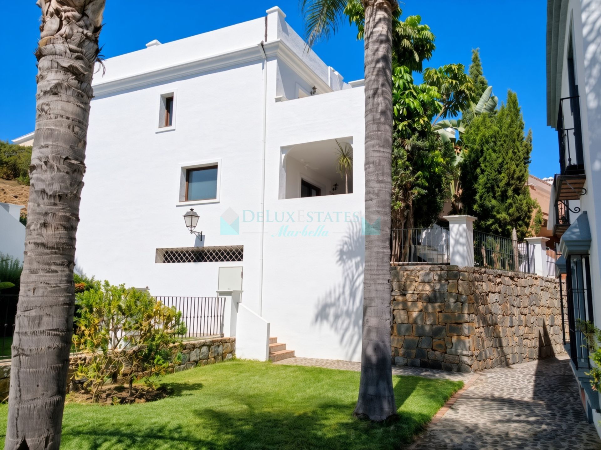 Semi Detached House for sale in El Campanario, Estepona