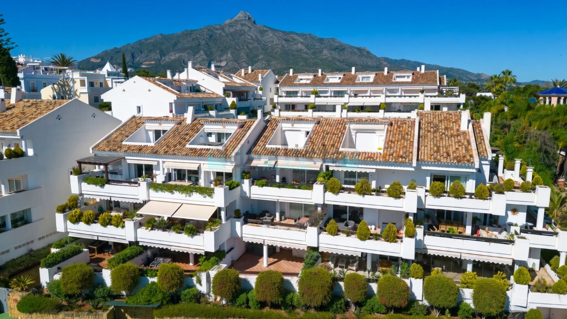 Ground Floor Apartment for sale in Aloha Mirasierra, Nueva Andalucia