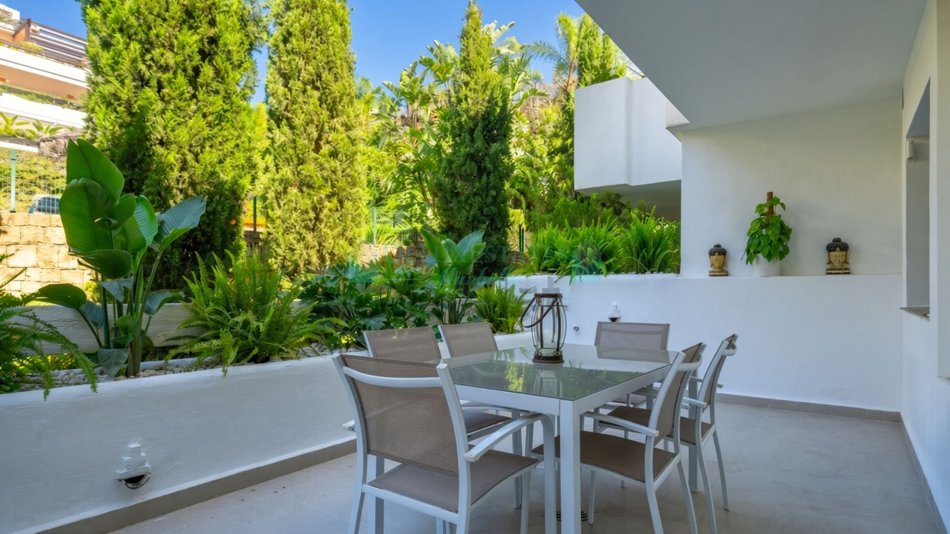 Ground Floor Apartment for sale in Aloha Mirasierra, Nueva Andalucia