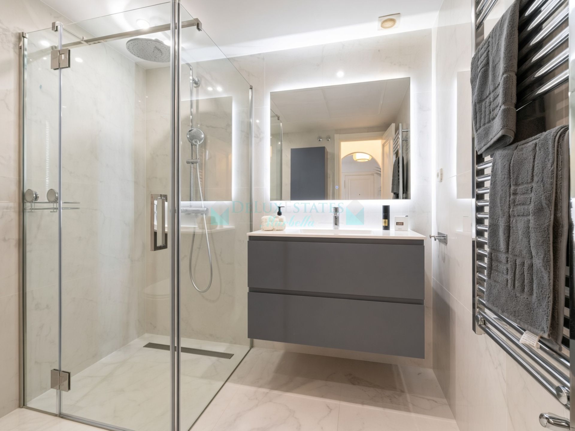 Ground Floor Apartment for sale in Aloha Mirasierra, Nueva Andalucia