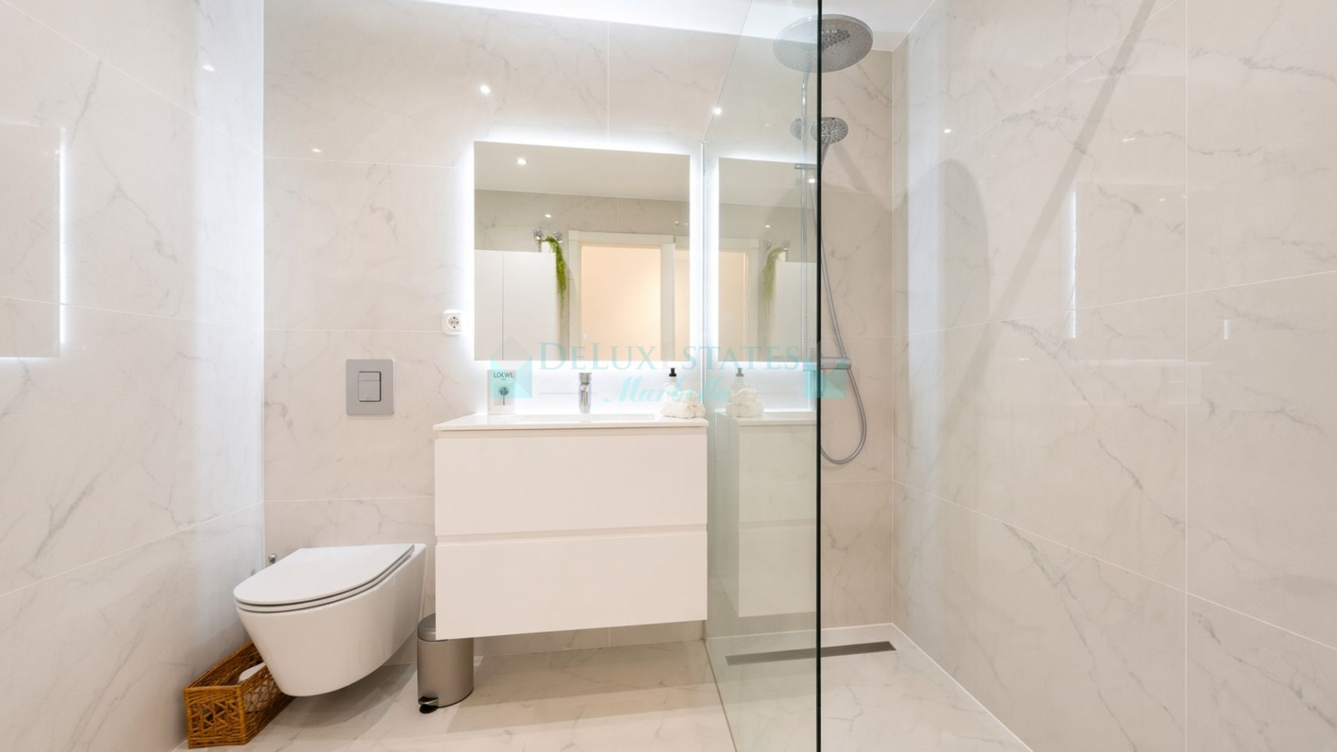 Ground Floor Apartment for sale in Aloha Mirasierra, Nueva Andalucia
