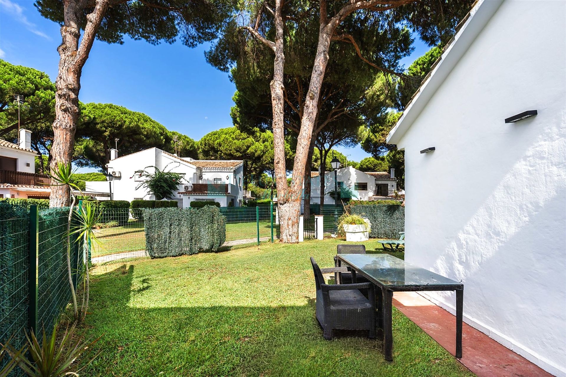 Town House for sale in Benamara, Estepona