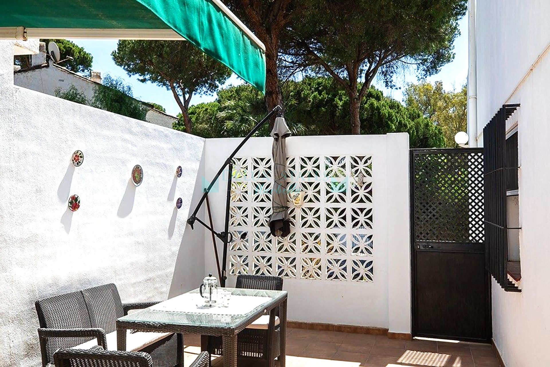 Town House for sale in Benamara, Estepona
