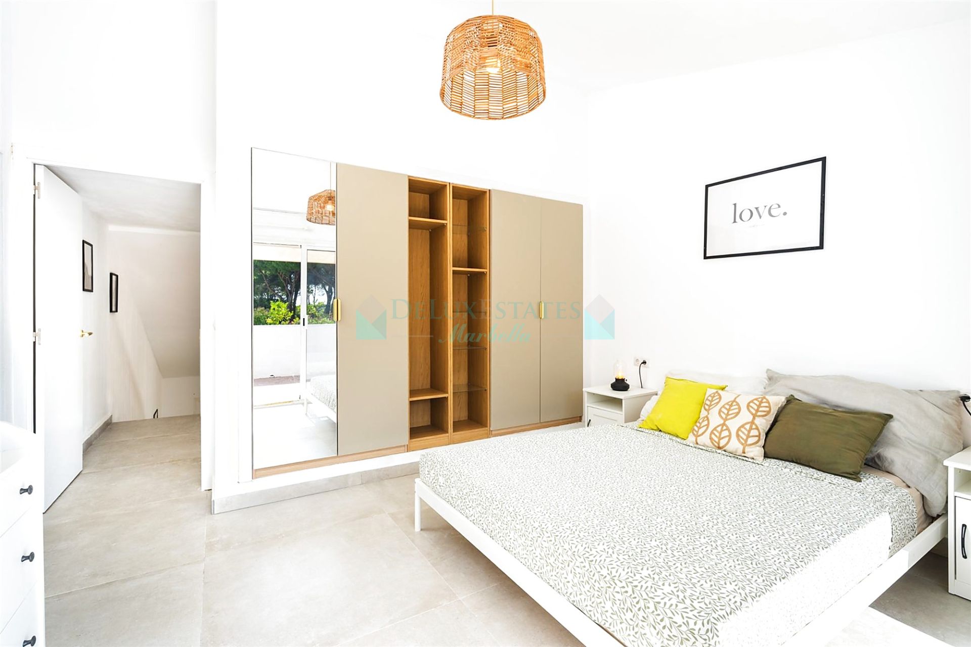 Town House for sale in Benamara, Estepona