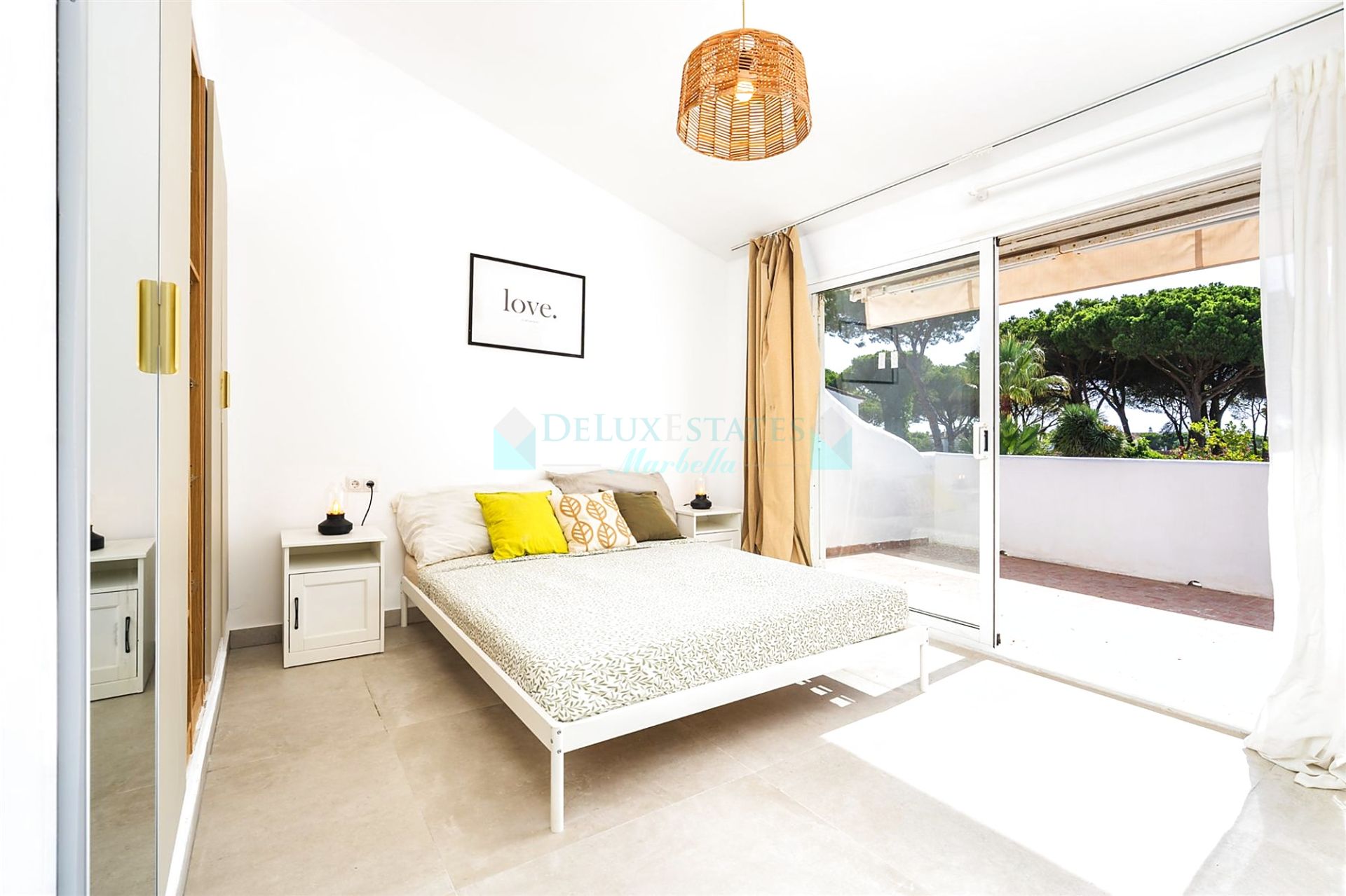 Town House for sale in Benamara, Estepona