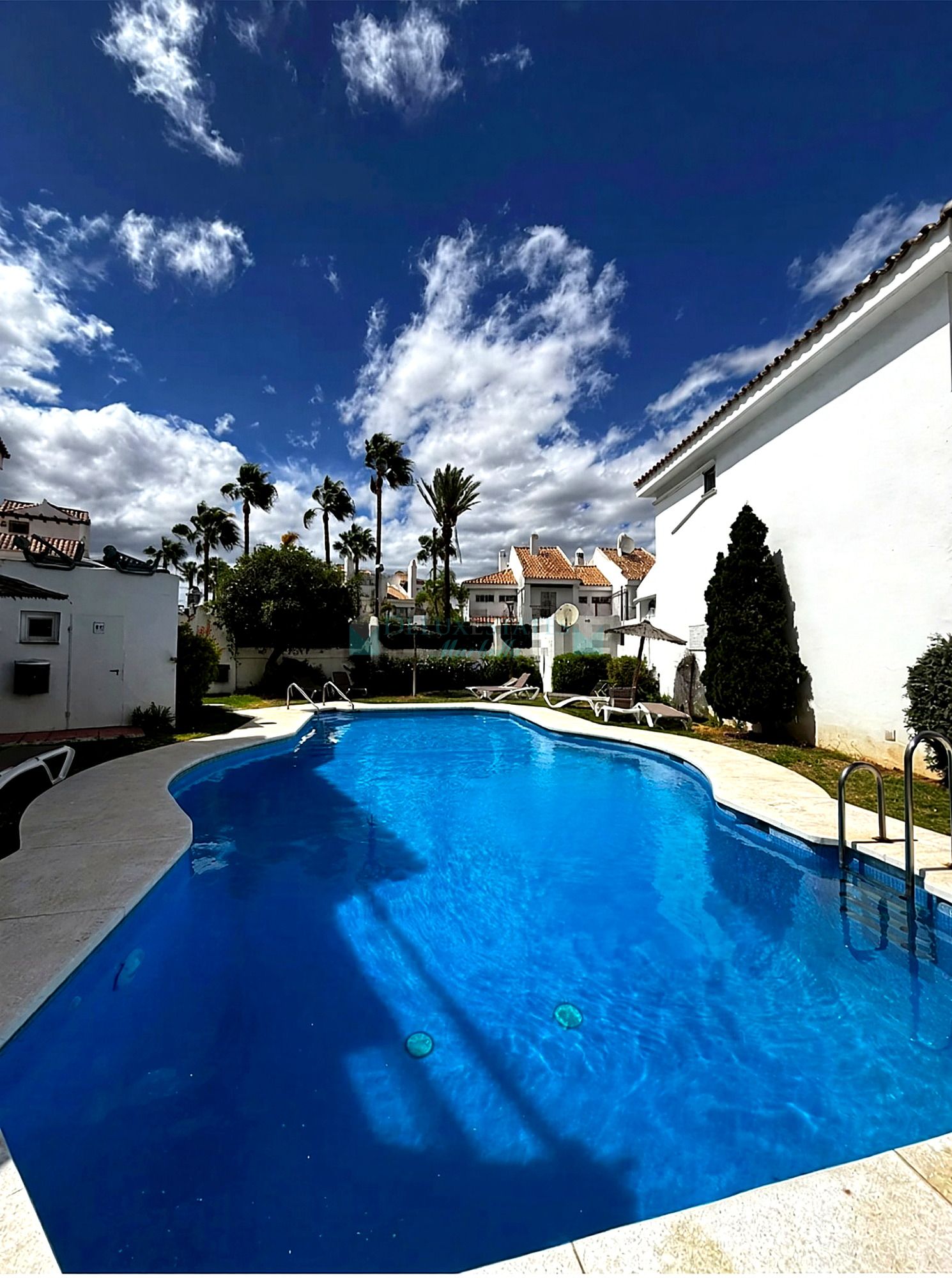 Semi Detached House for sale in Los Naranjos, Nueva Andalucia