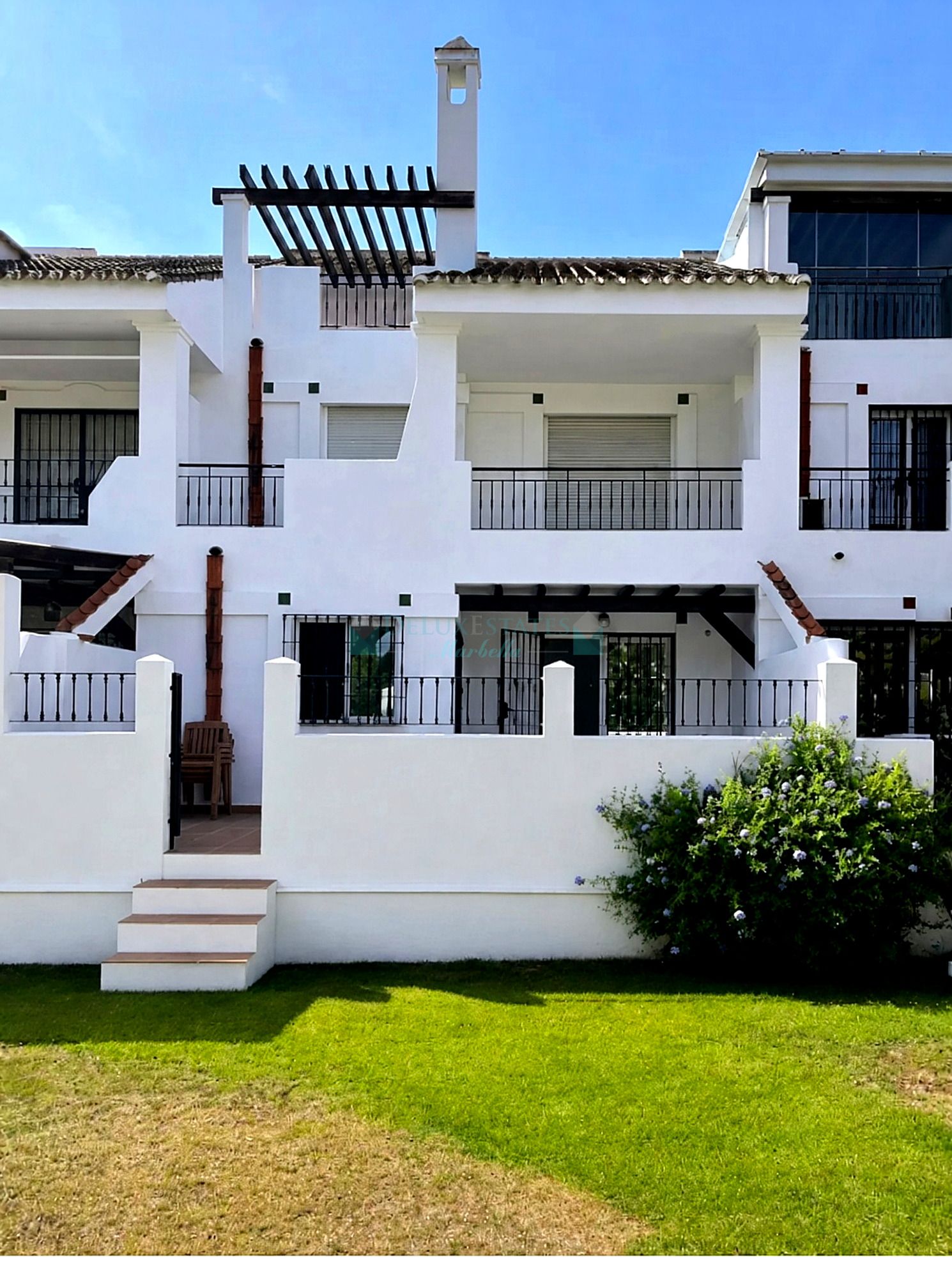 Semi Detached House for sale in Los Naranjos, Nueva Andalucia