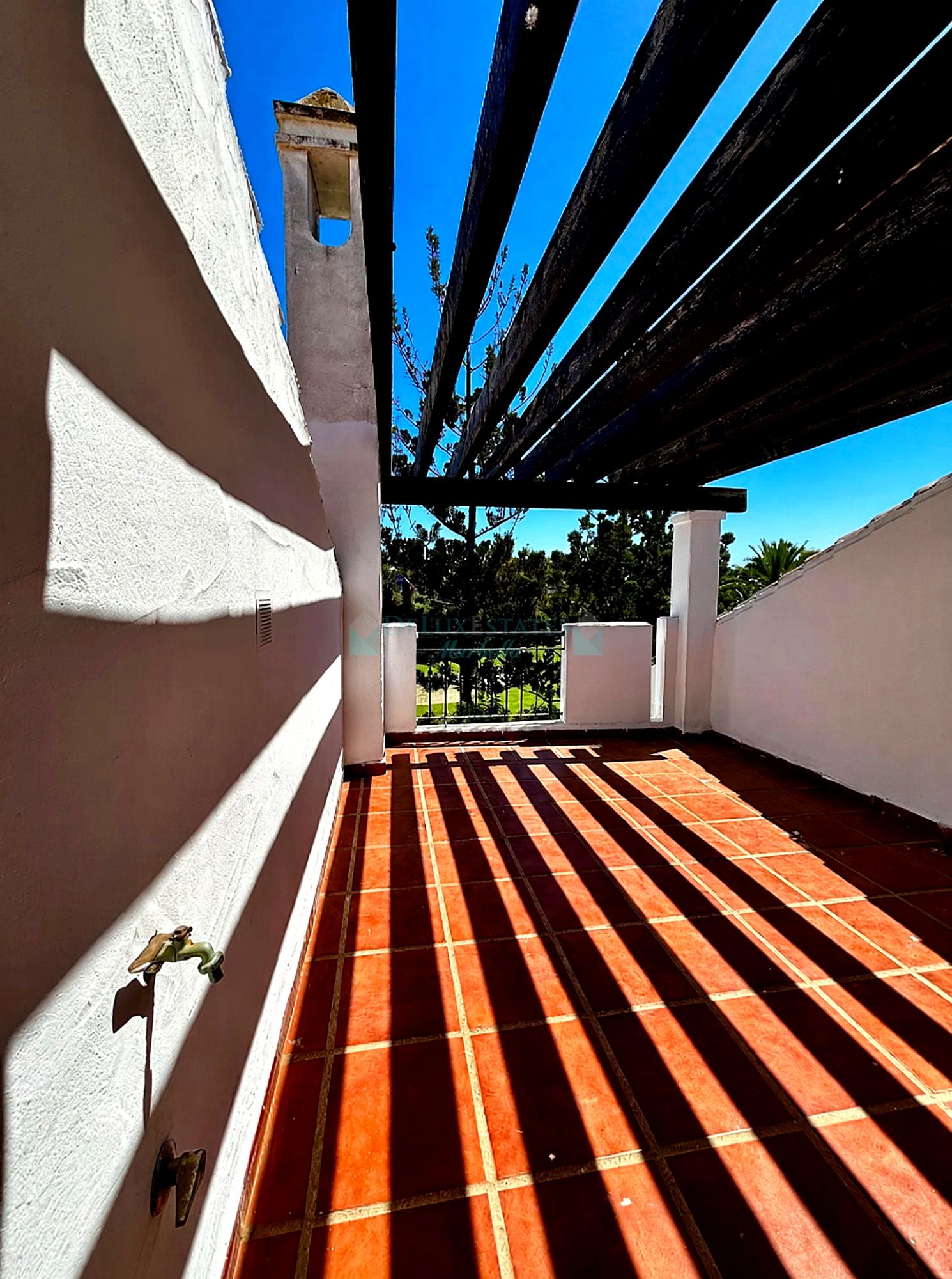 Semi Detached House for sale in Los Naranjos, Nueva Andalucia