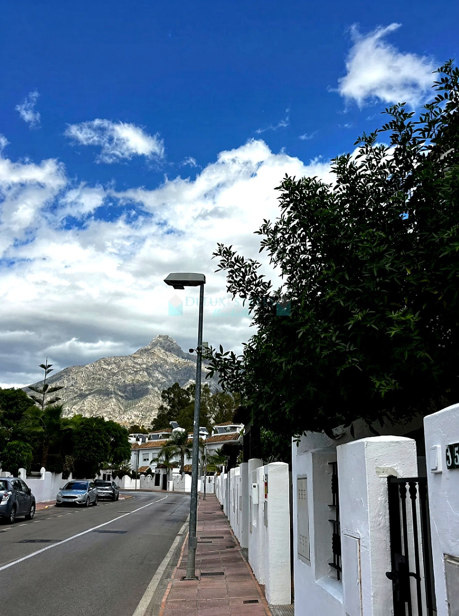 Semi Detached House for sale in Los Naranjos, Nueva Andalucia