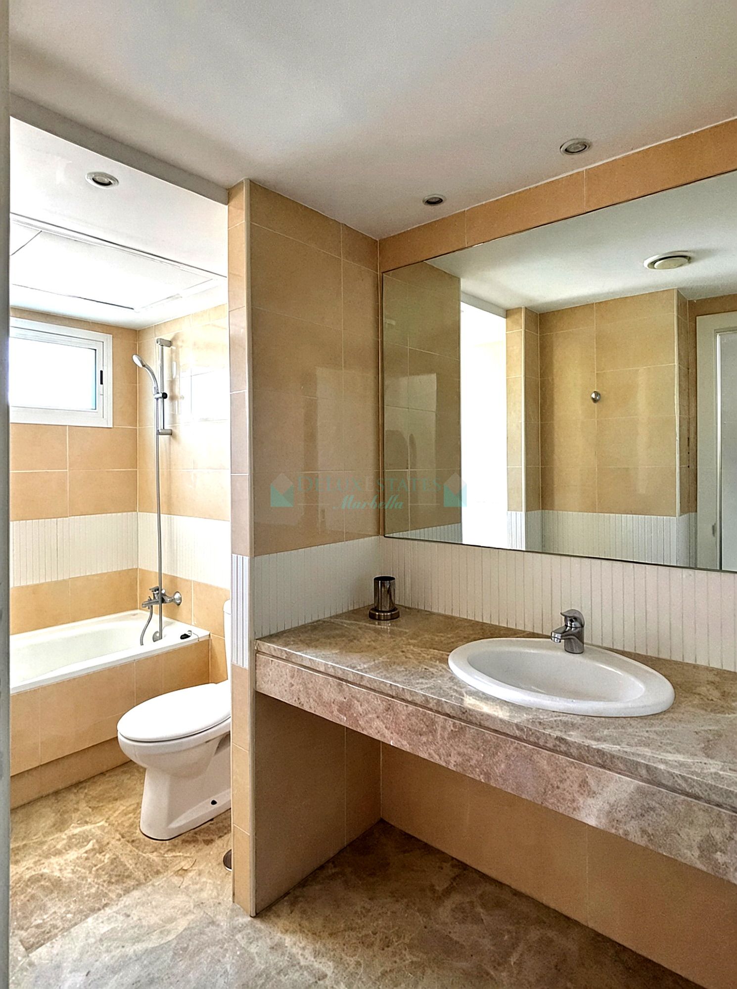 Semi Detached House for sale in Los Naranjos, Nueva Andalucia