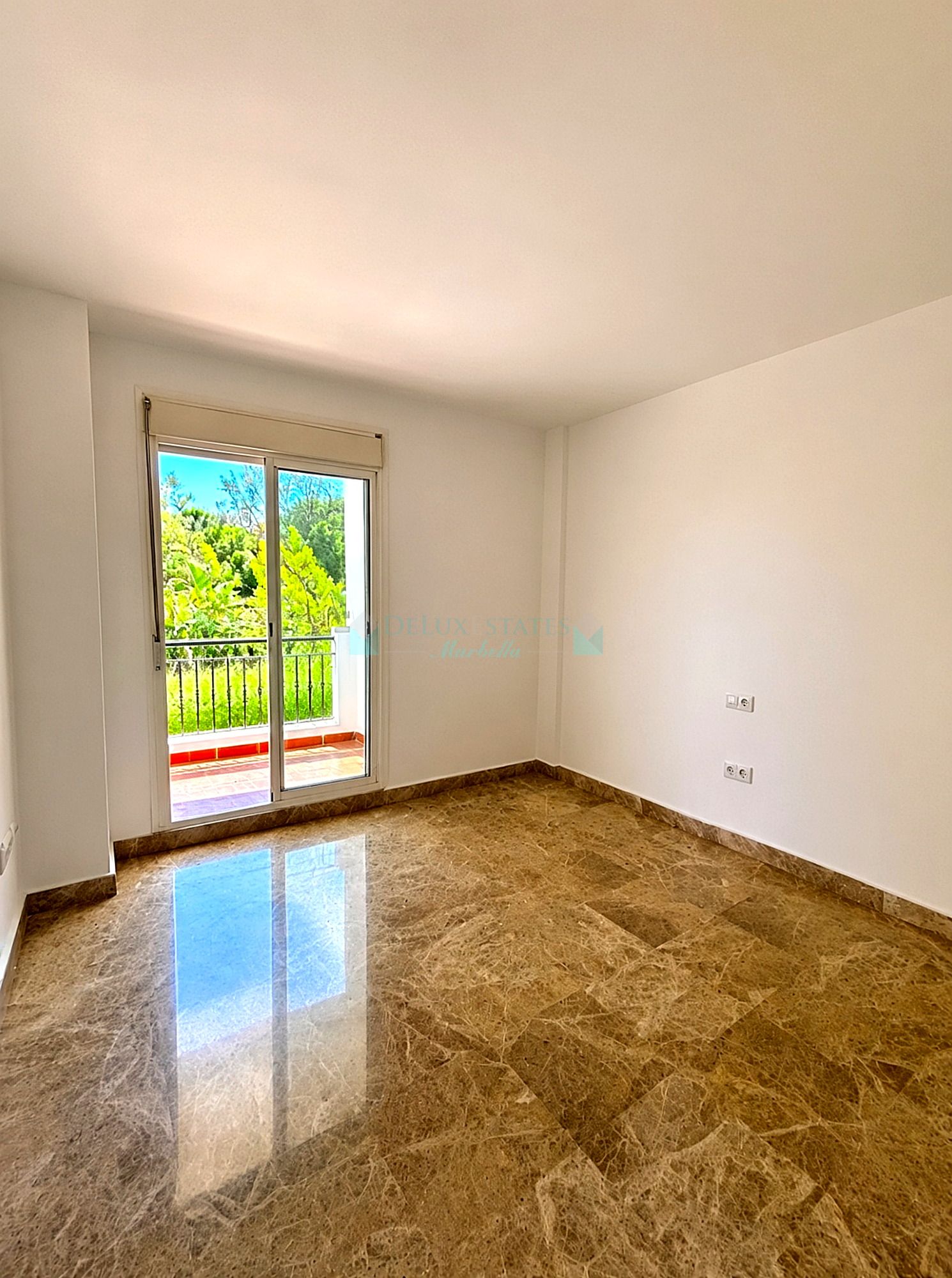 Semi Detached House for sale in Los Naranjos, Nueva Andalucia