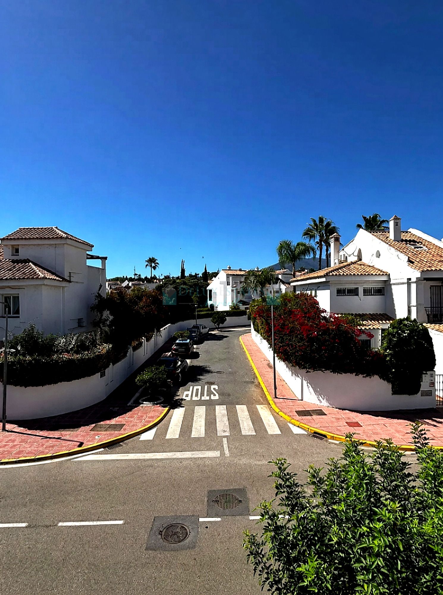Semi Detached House for sale in Los Naranjos, Nueva Andalucia