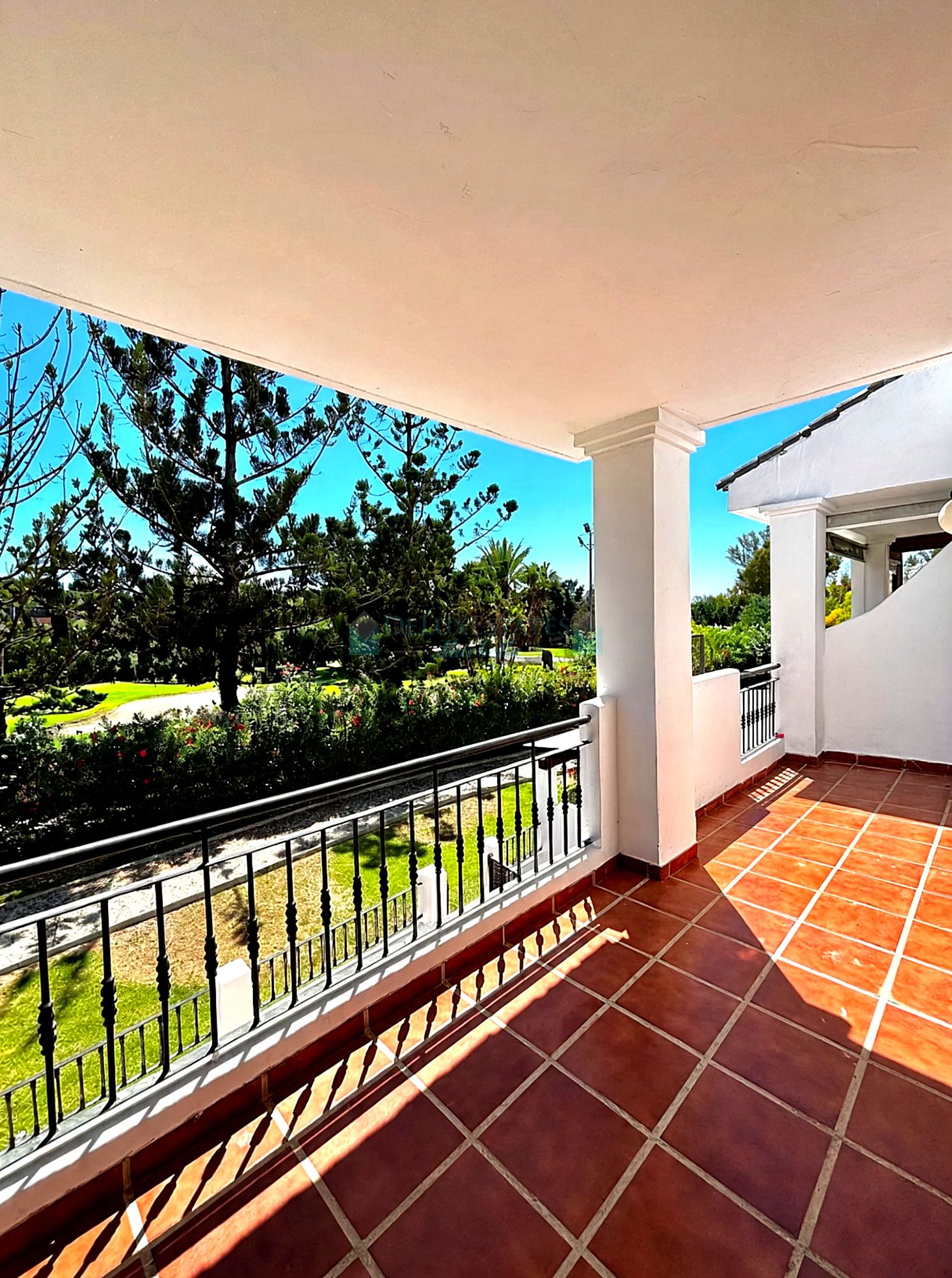 Semi Detached House for sale in Los Naranjos, Nueva Andalucia