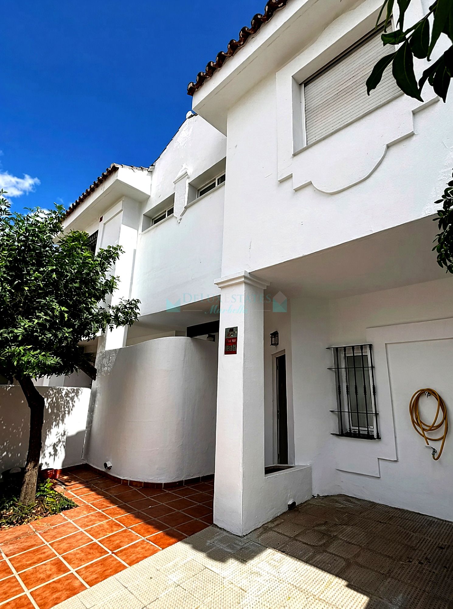 Semi Detached House for sale in Los Naranjos, Nueva Andalucia