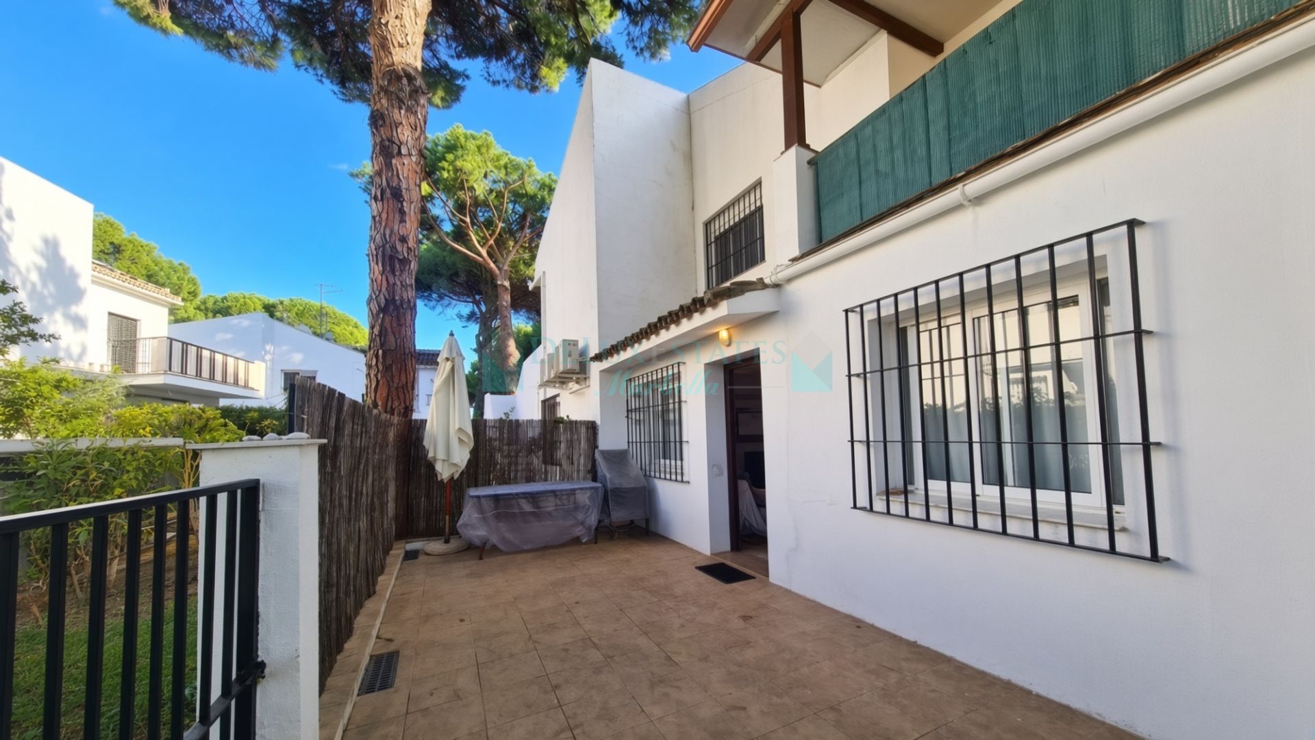 Ground Floor Apartment for sale in Benamara, Estepona