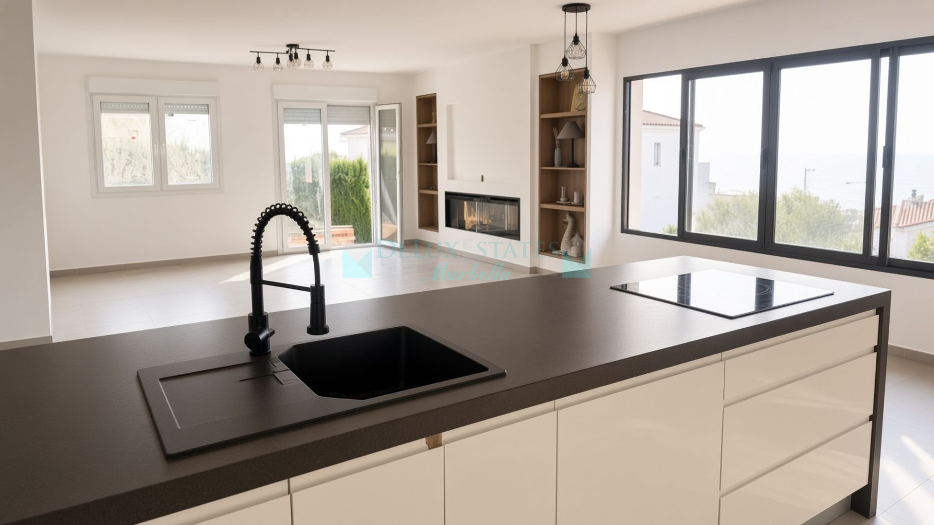 Chalet for sale in Alcorrín, Manilva