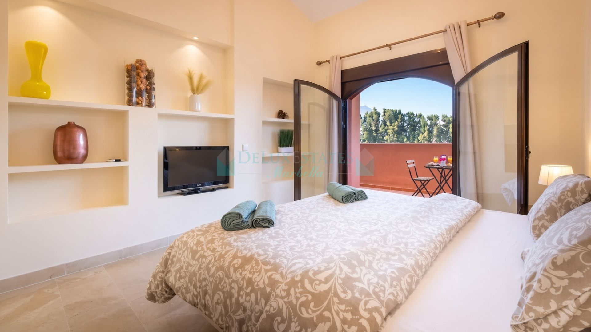 Duplex Penthouse for sale in Buenas Noches, Estepona