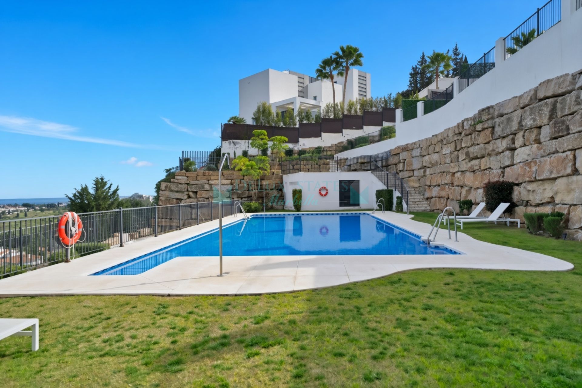 Penthouse for sale in El Paraiso, Estepona