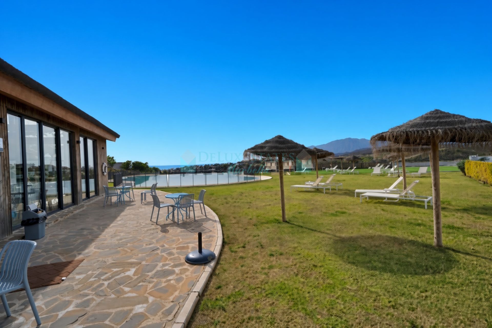 Penthouse for sale in El Paraiso, Estepona