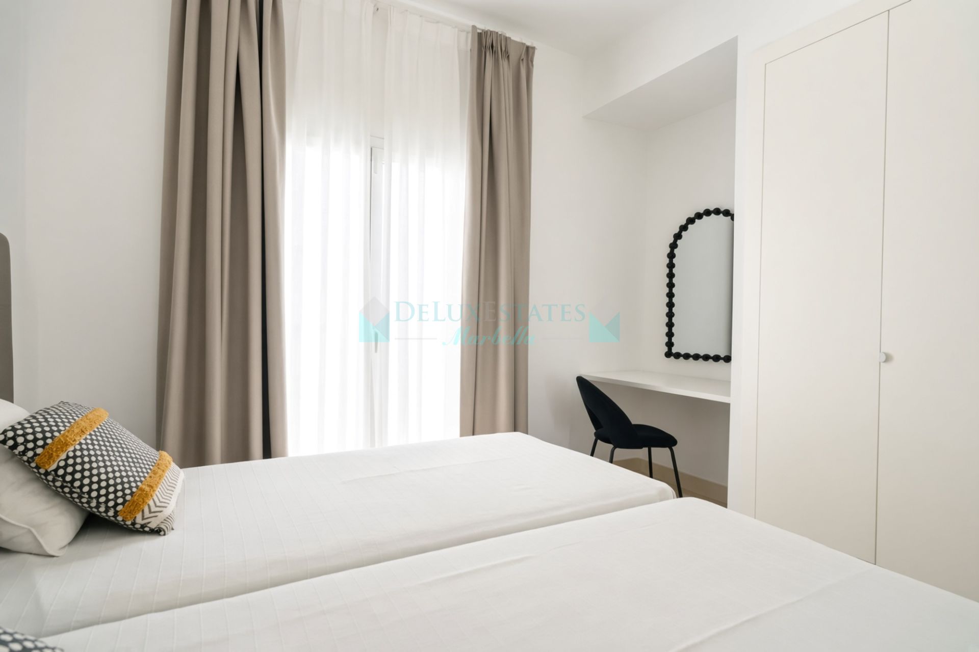 Penthouse for sale in El Paraiso, Estepona