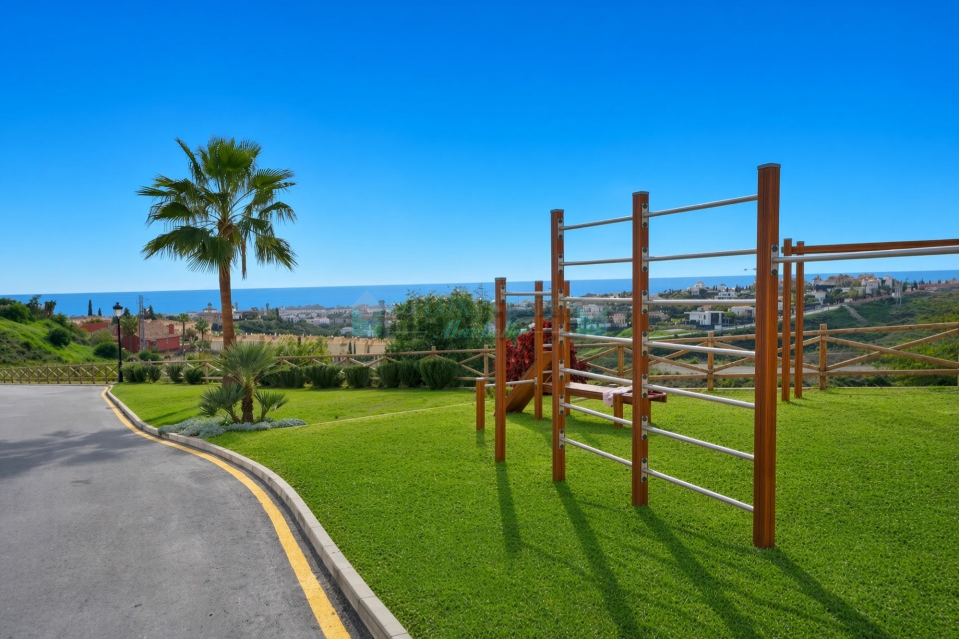 Penthouse for sale in El Paraiso, Estepona